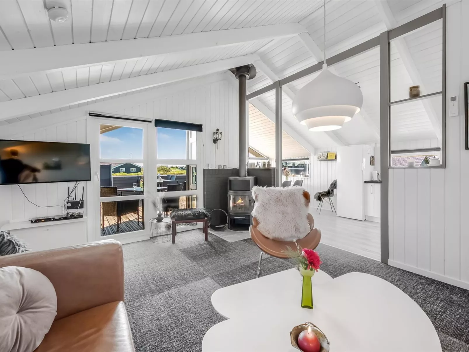 "Henning" -  from the sea-Binnen