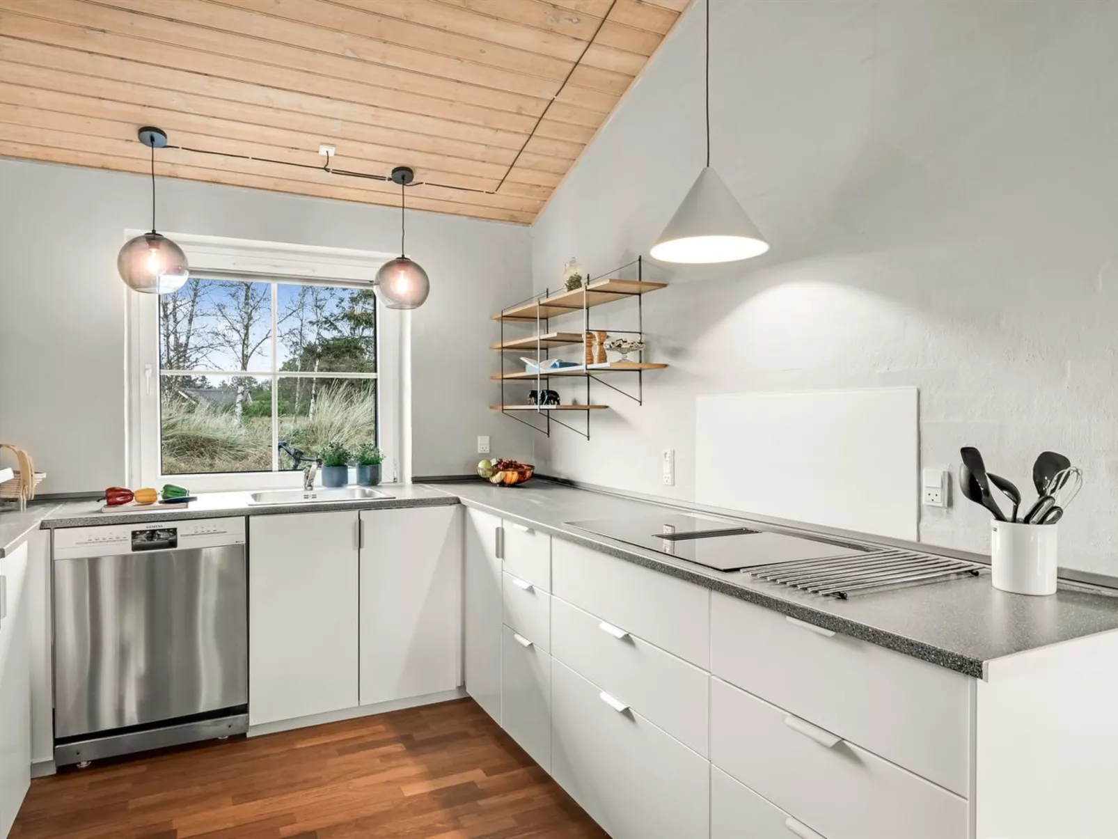 "Ingmund" - 2km from the sea-Binnen