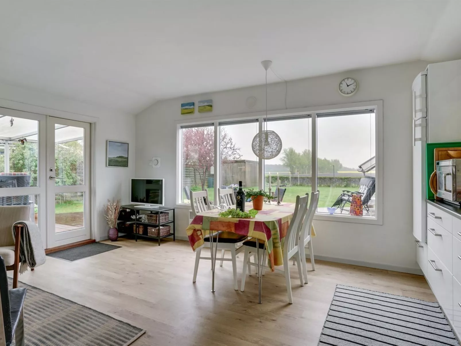 "Ainikki" - 200m from the sea-Binnen