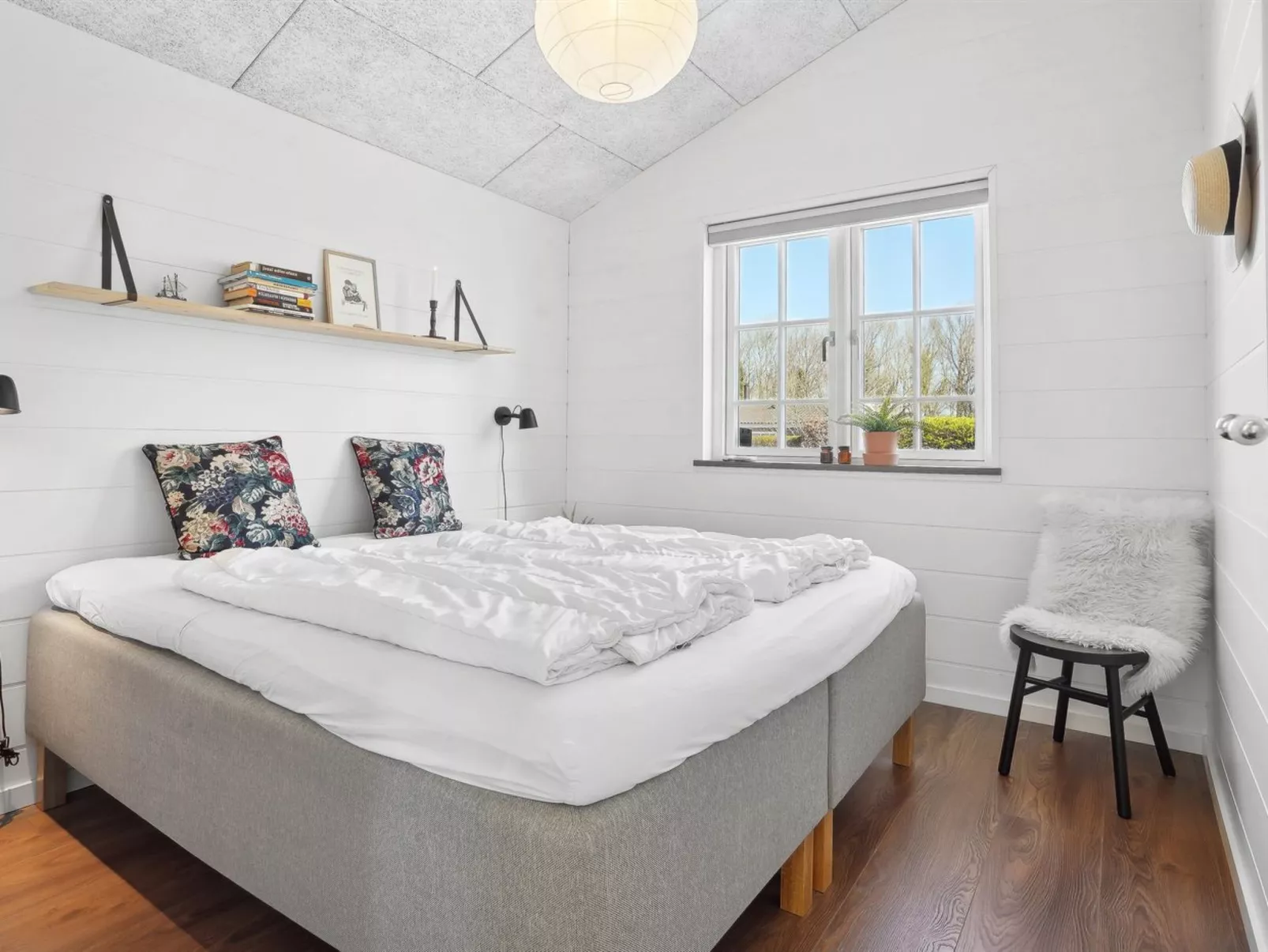 "Ovine" - 300m from the sea-Binnen