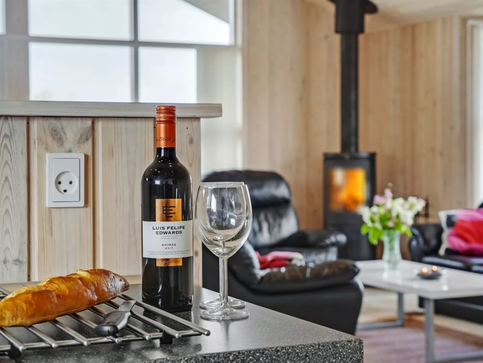 "Frido" - 400m from the sea-Binnen