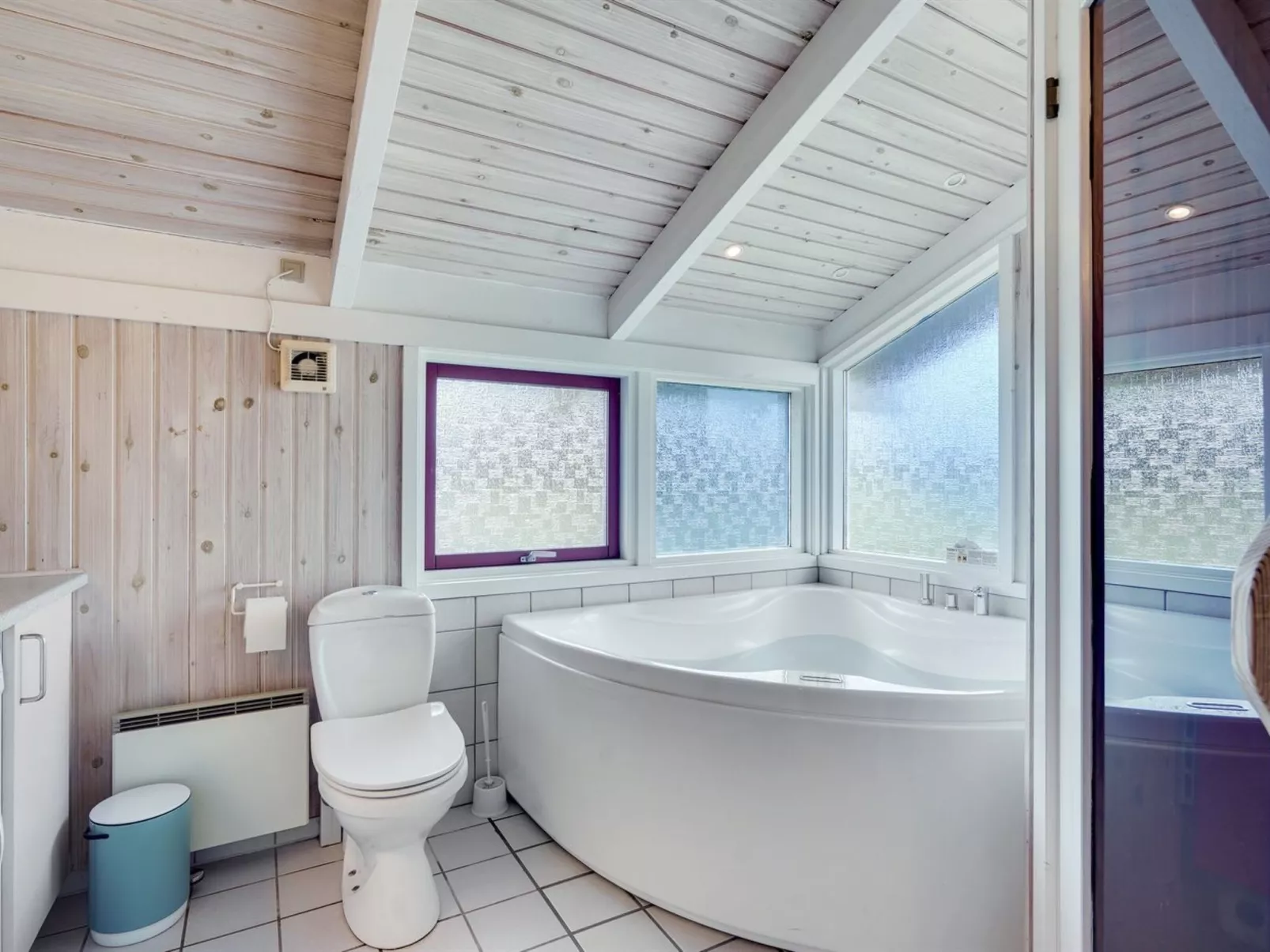 "Bertie" - 700m from the sea-Binnen