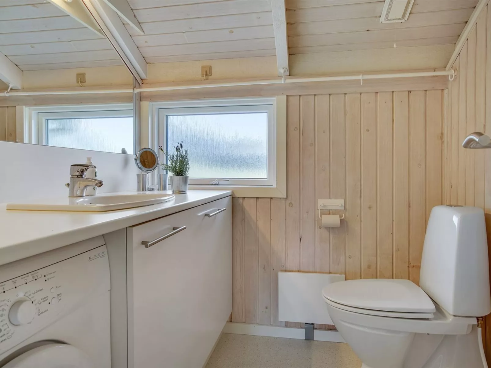 "Alruna" - 150m from the sea-Binnen