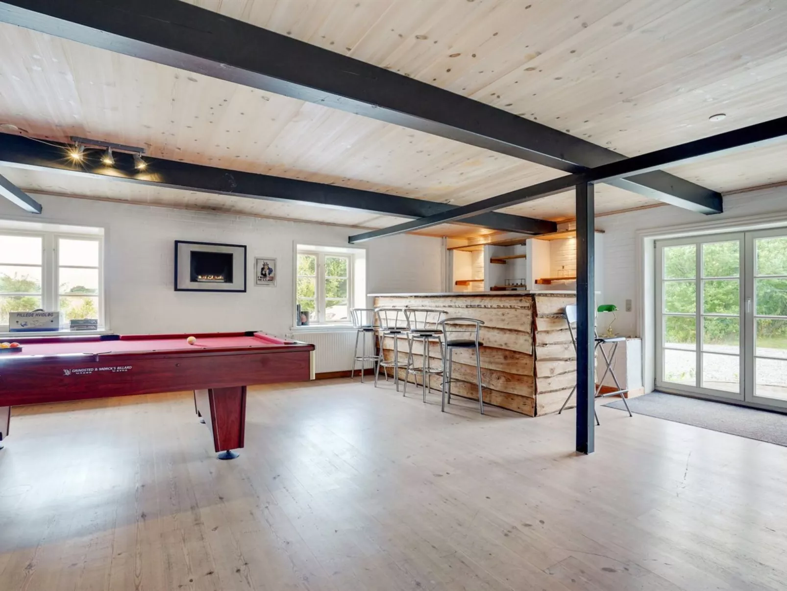 "Knut" - 10km from the sea-Binnen