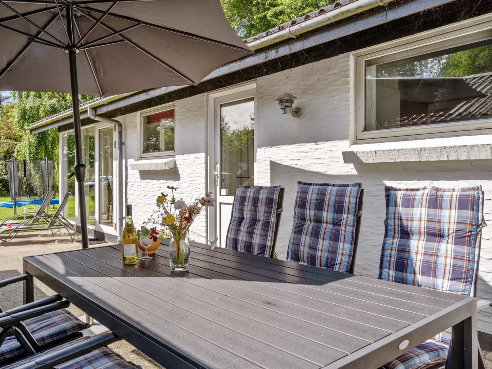 "Naumka" - 200m to the fjord-Buiten