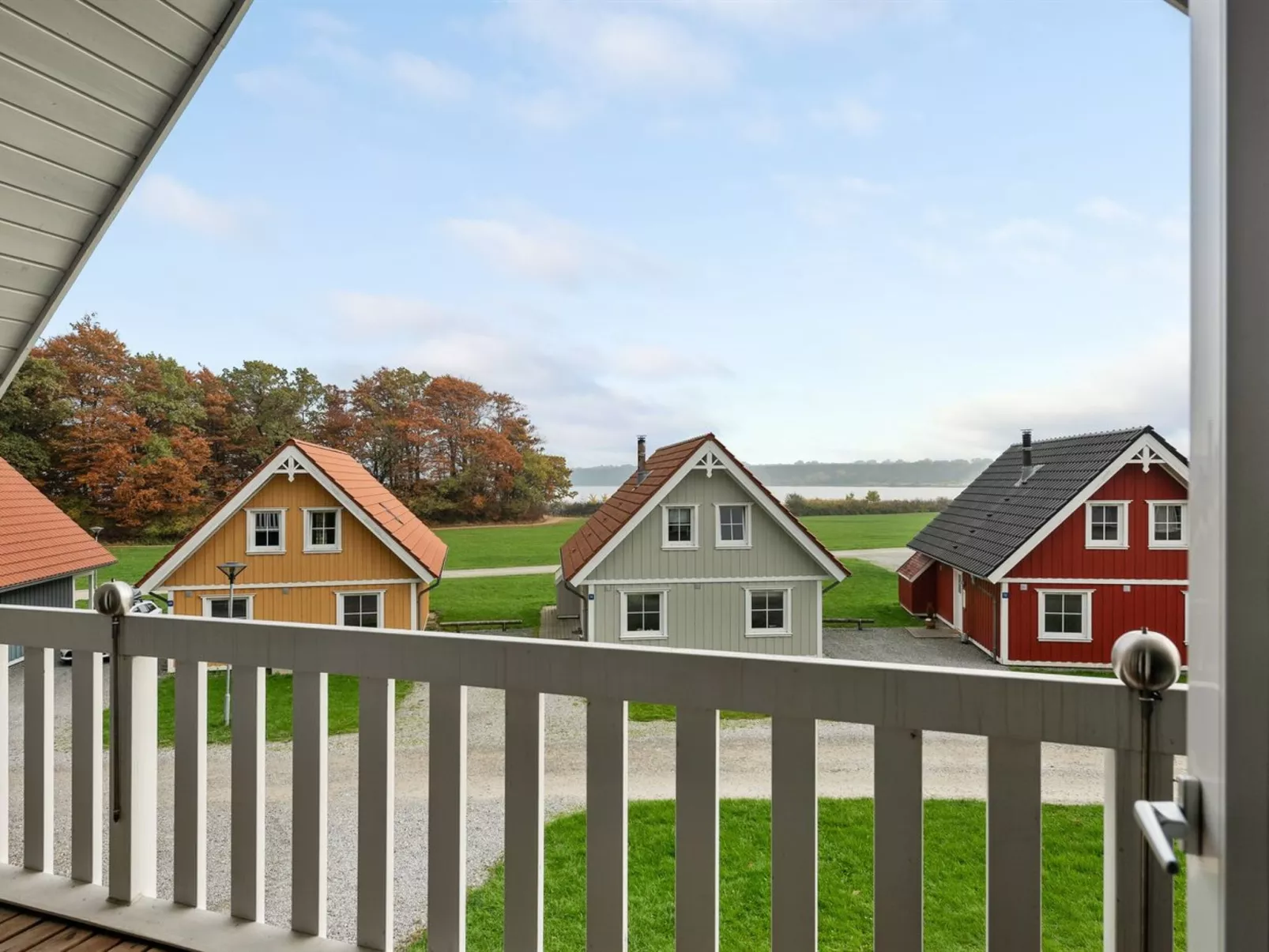 "Babette" - 75m to the fjord-Buiten