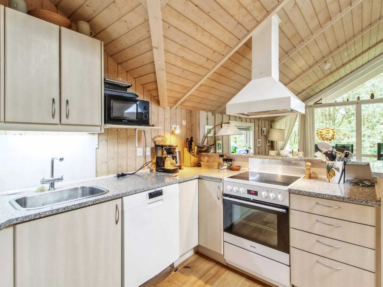 "Ellica" - 50km from the sea-Binnen