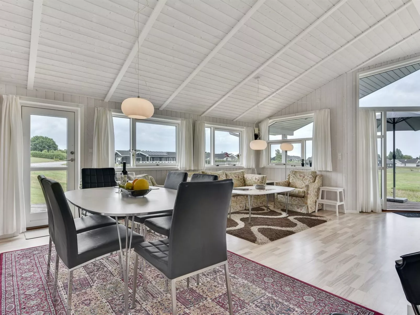 "Sisko" - 600m from the sea-Binnen