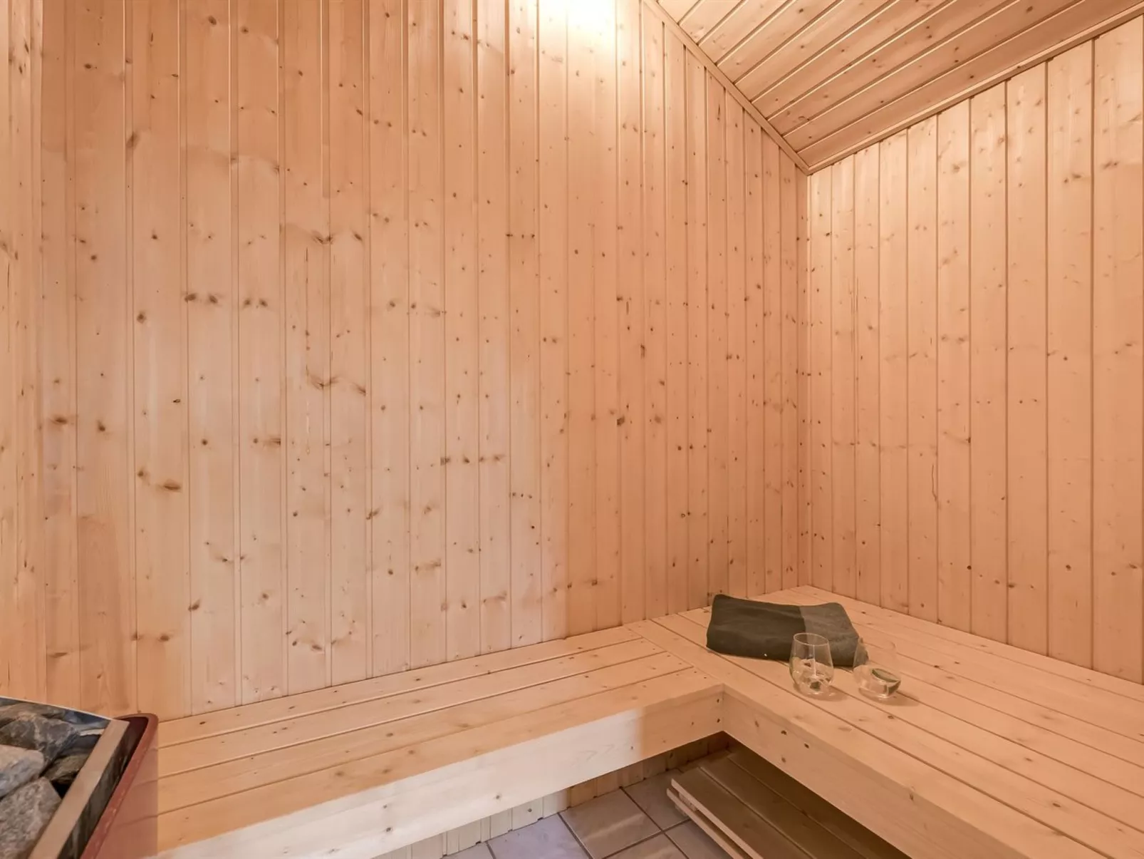 "Sesto" - 300m to the fjord-Binnen