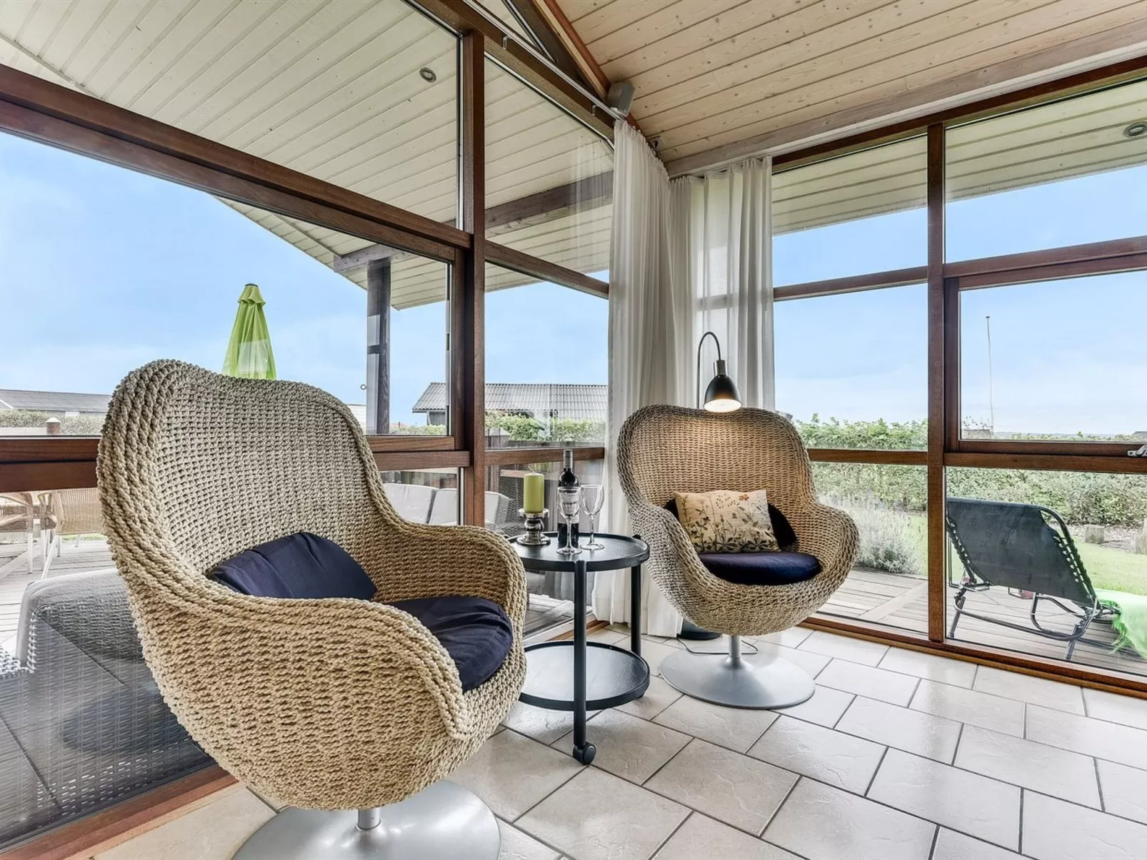 "Mervi" - 300m to the fjord-Binnen