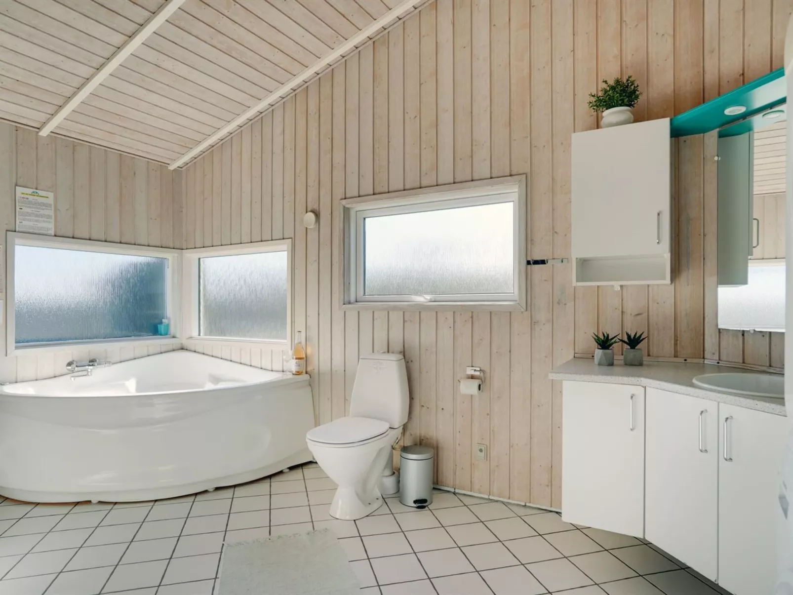 "Wighman" -  from the sea-Binnen