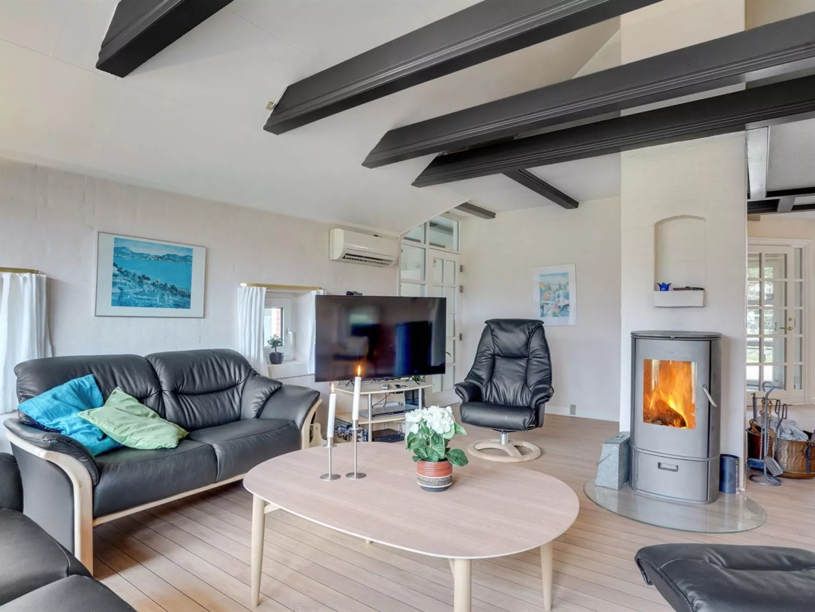 "Swening" - 2.1km from the sea-Binnen