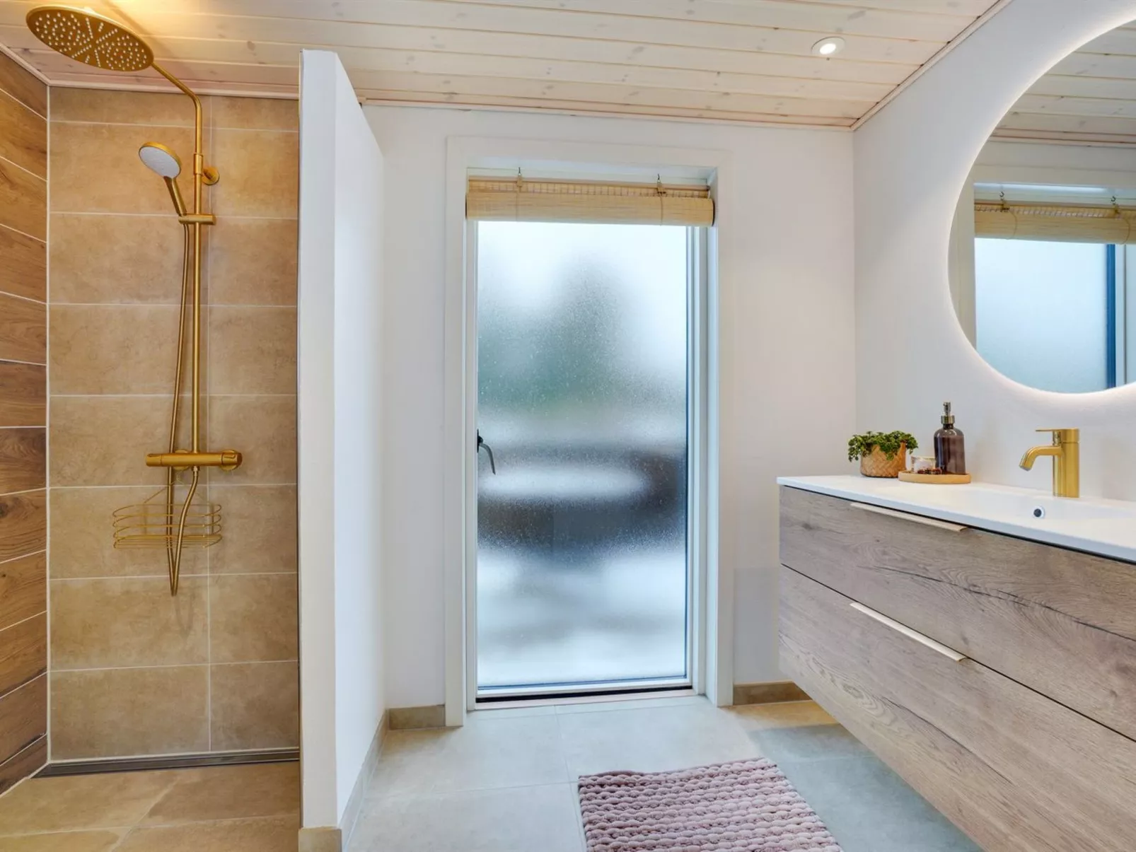 "Reiko" - 1.5km from the sea-Binnen