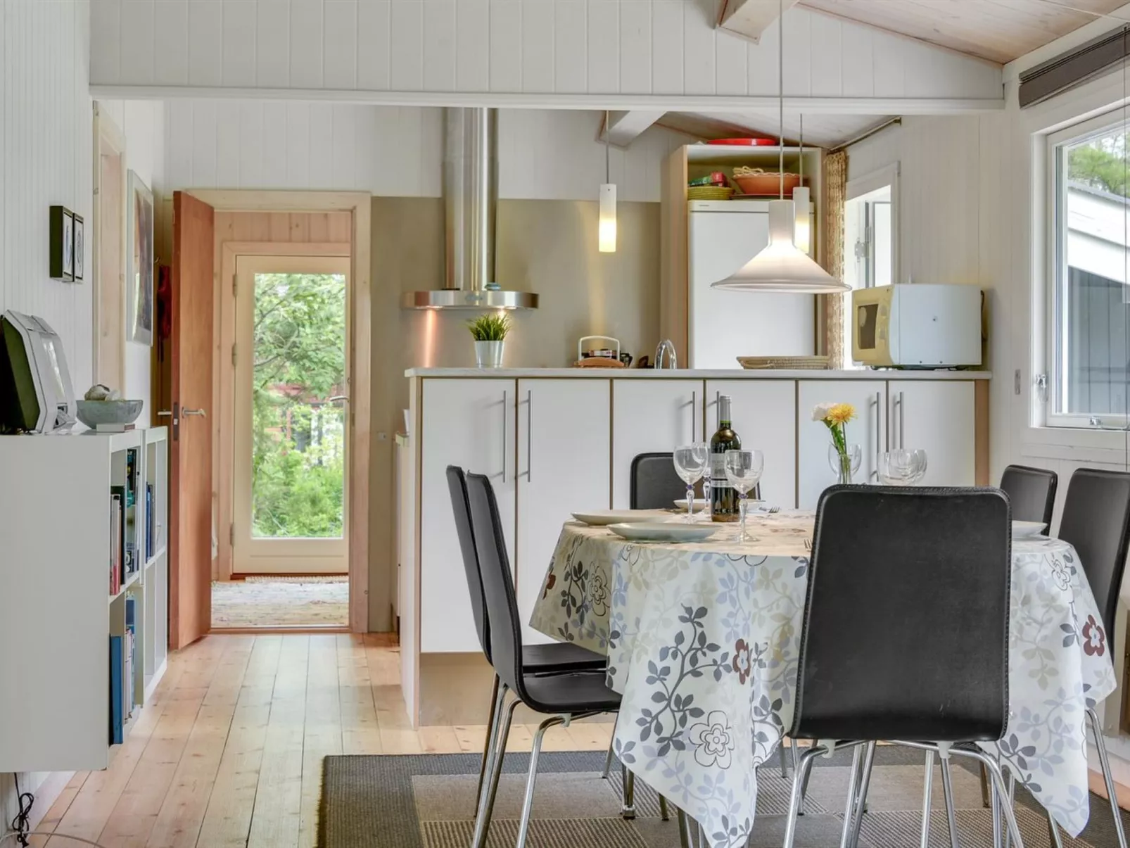 "Jenny" - 140m from the sea-Binnen