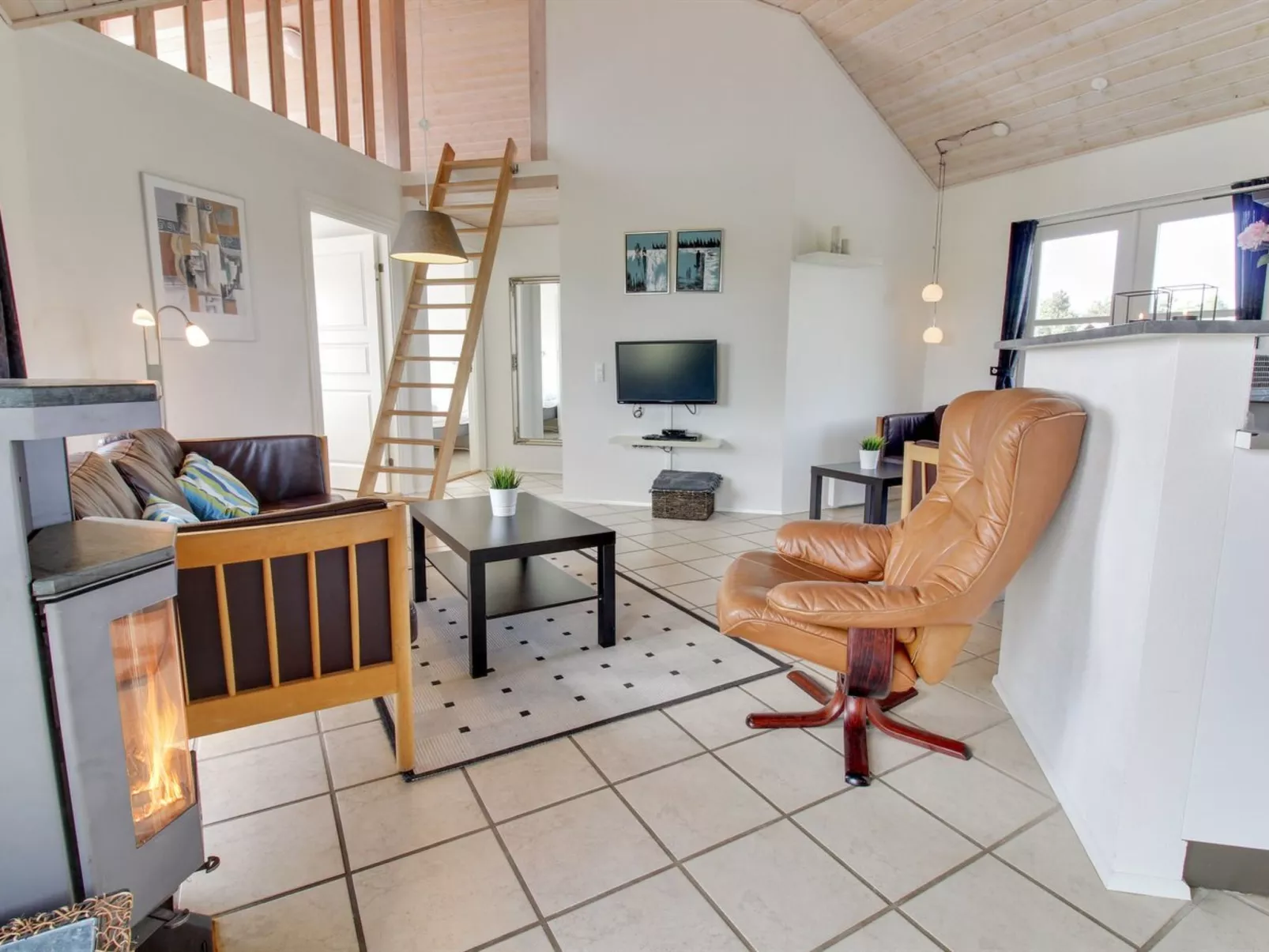 "Arnger" - 300m to the fjord-Binnen