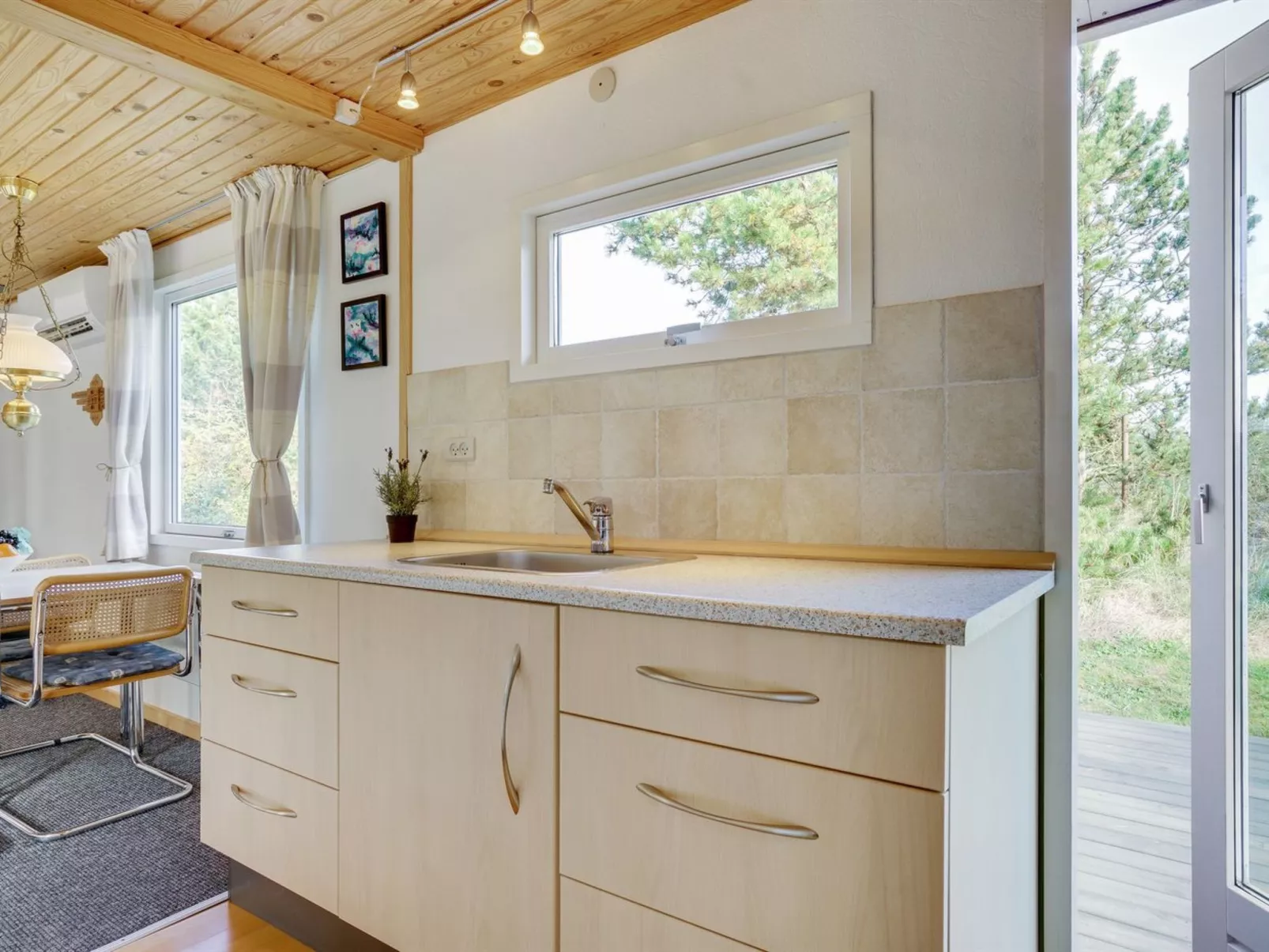 "Hilleborg" - 100m from the sea-Binnen