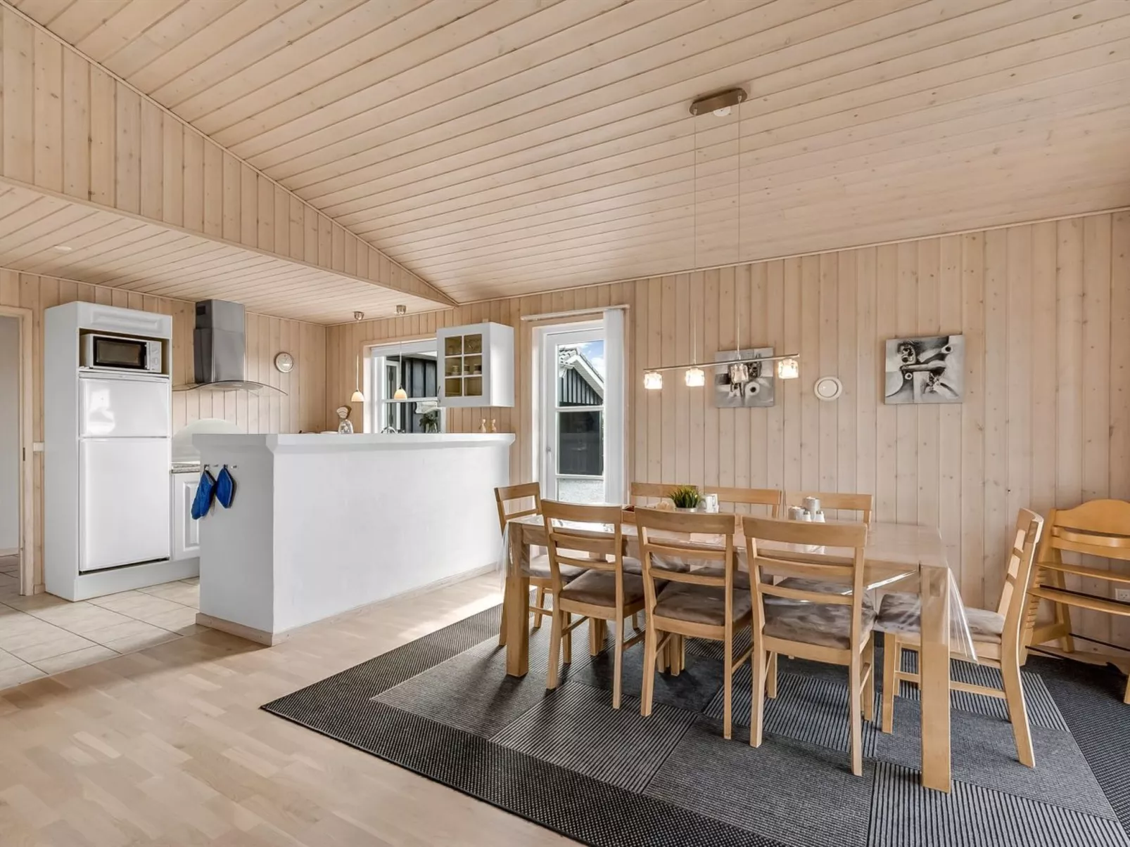 "Saara" - 700m to the fjord-Binnen