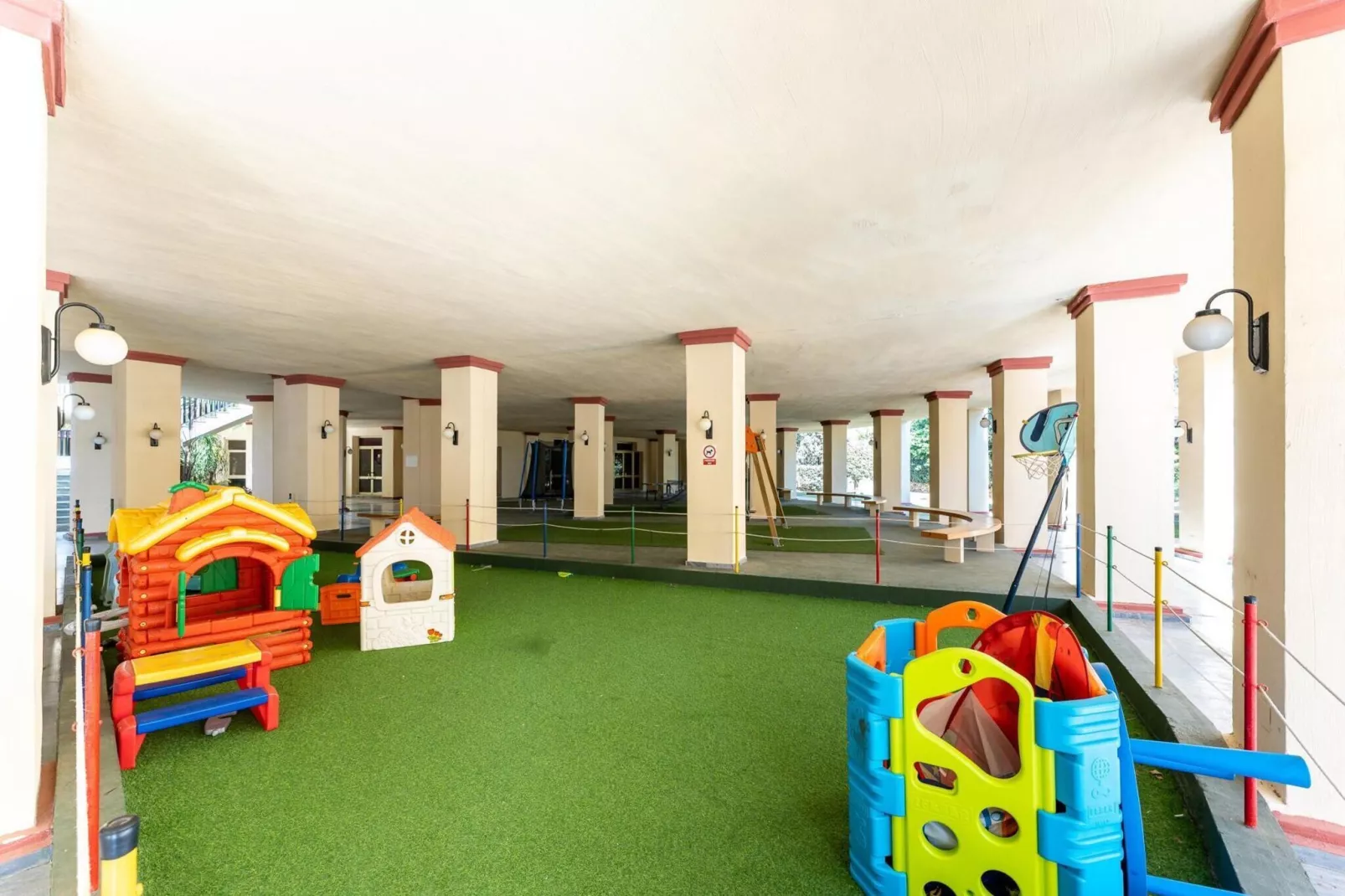 CT 239 - Romana Playa - First Beachline-Faciliteiten