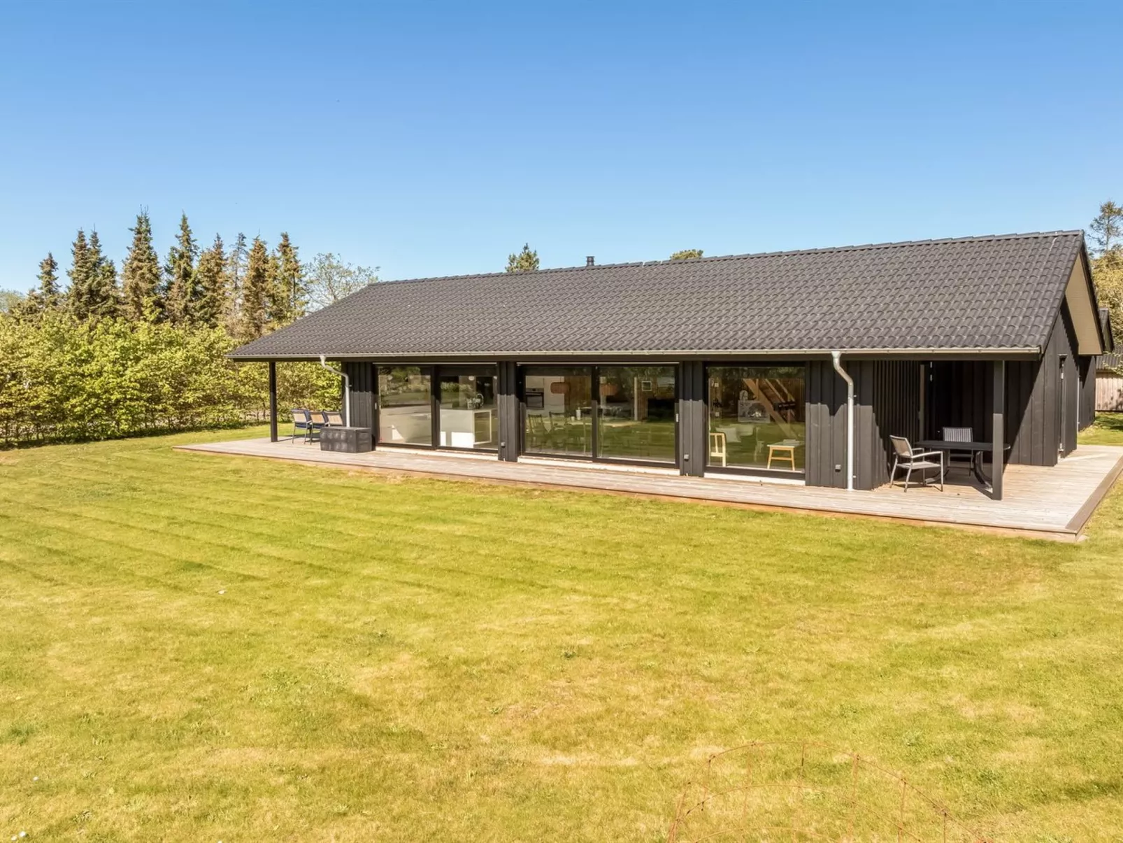 "Alfrede" -  from the sea-Buiten