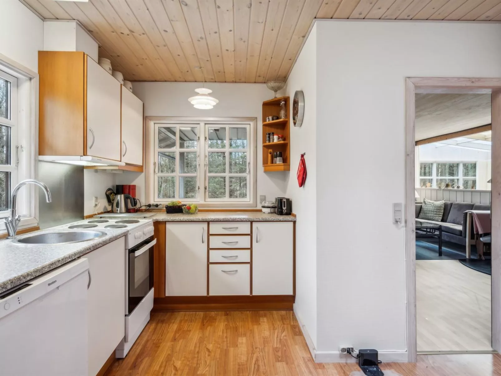 "Felicity" - 450m from the sea-Binnen