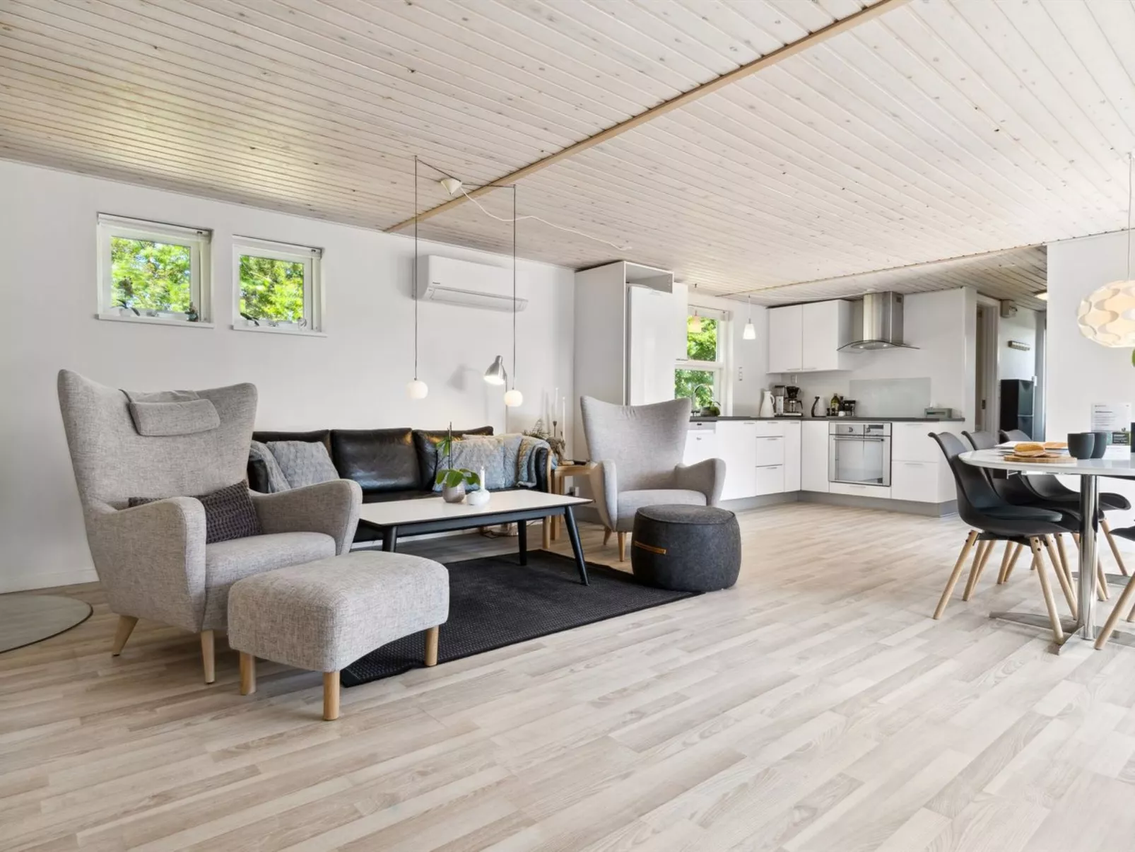 "Felippa" -  from the sea-Binnen