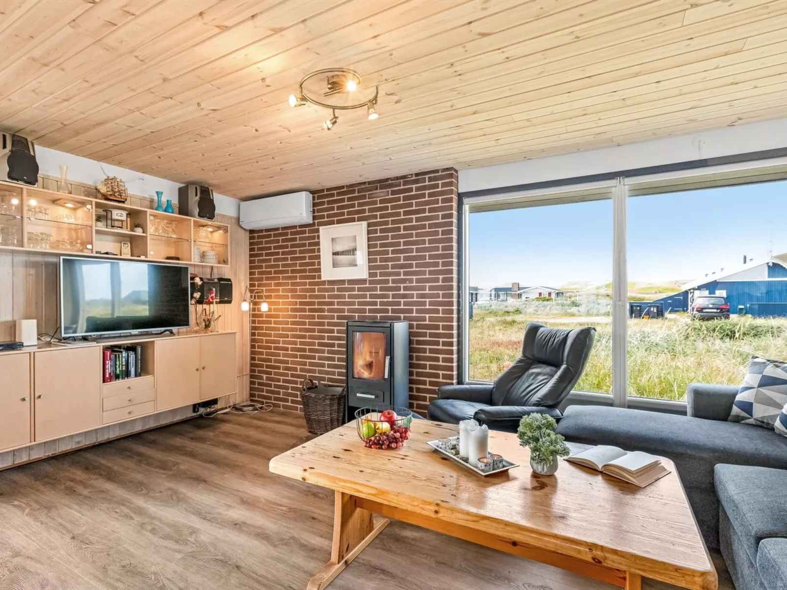 "Signhild" -  from the sea-Binnen