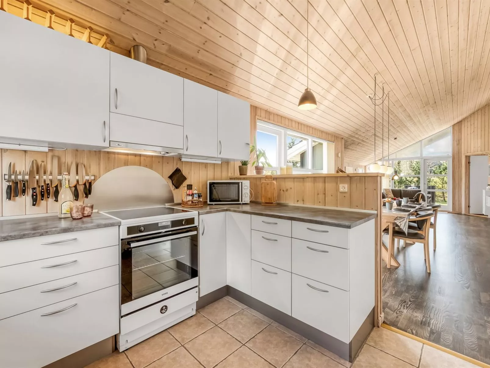 "Rekke" - 300m to the fjord-Binnen