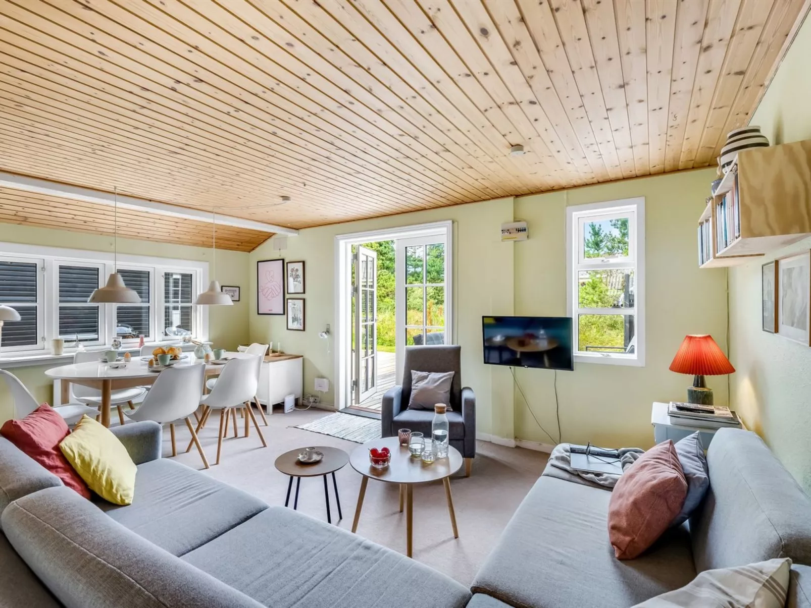 "Ljuba" - 700m from the sea-Binnen