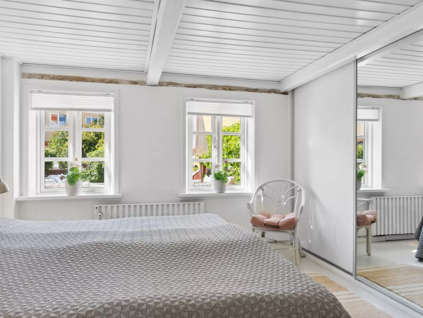 "Algeth" - 200m from the sea-Binnen