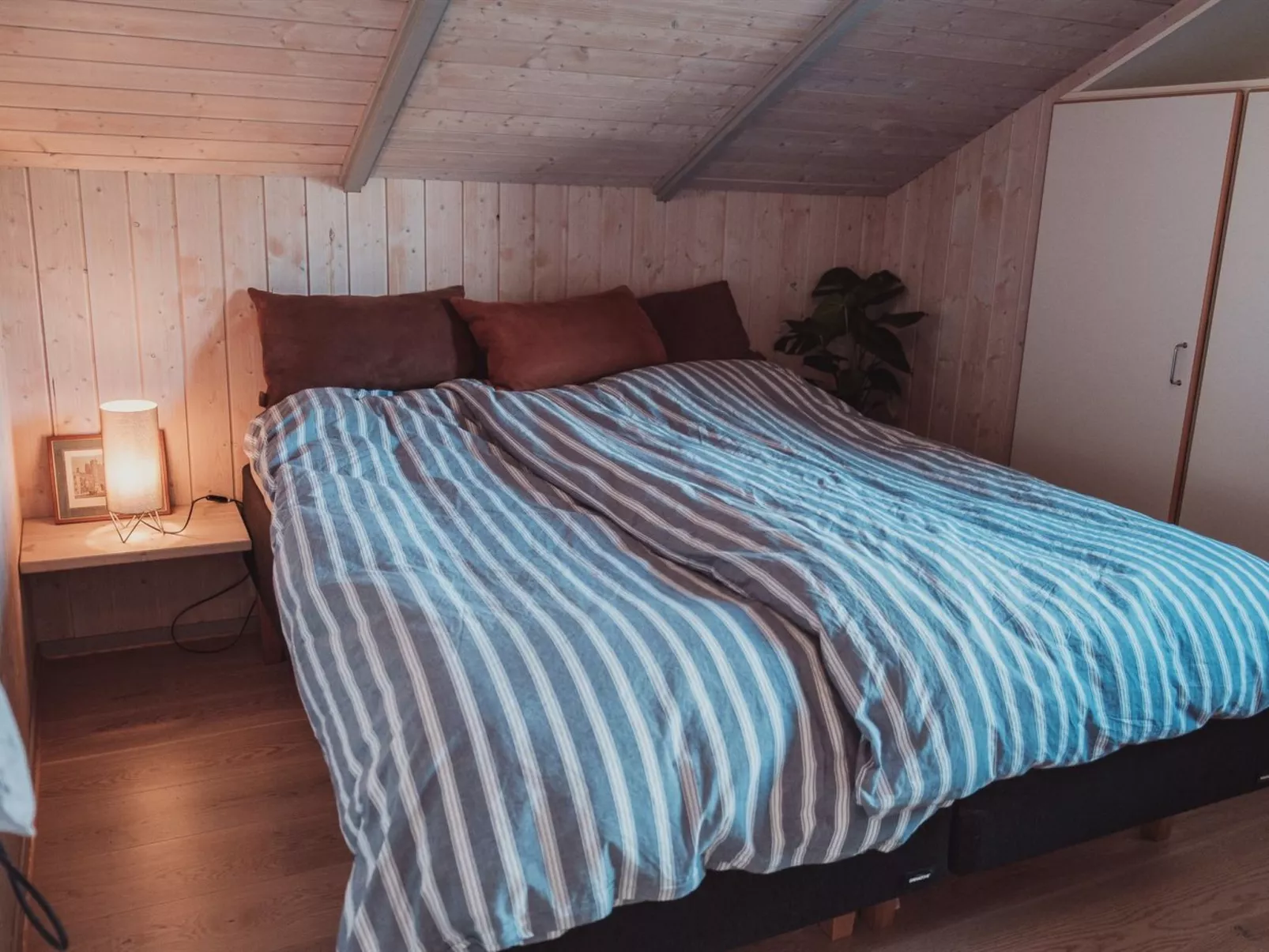 "Neno" - 100m from the sea-Binnen