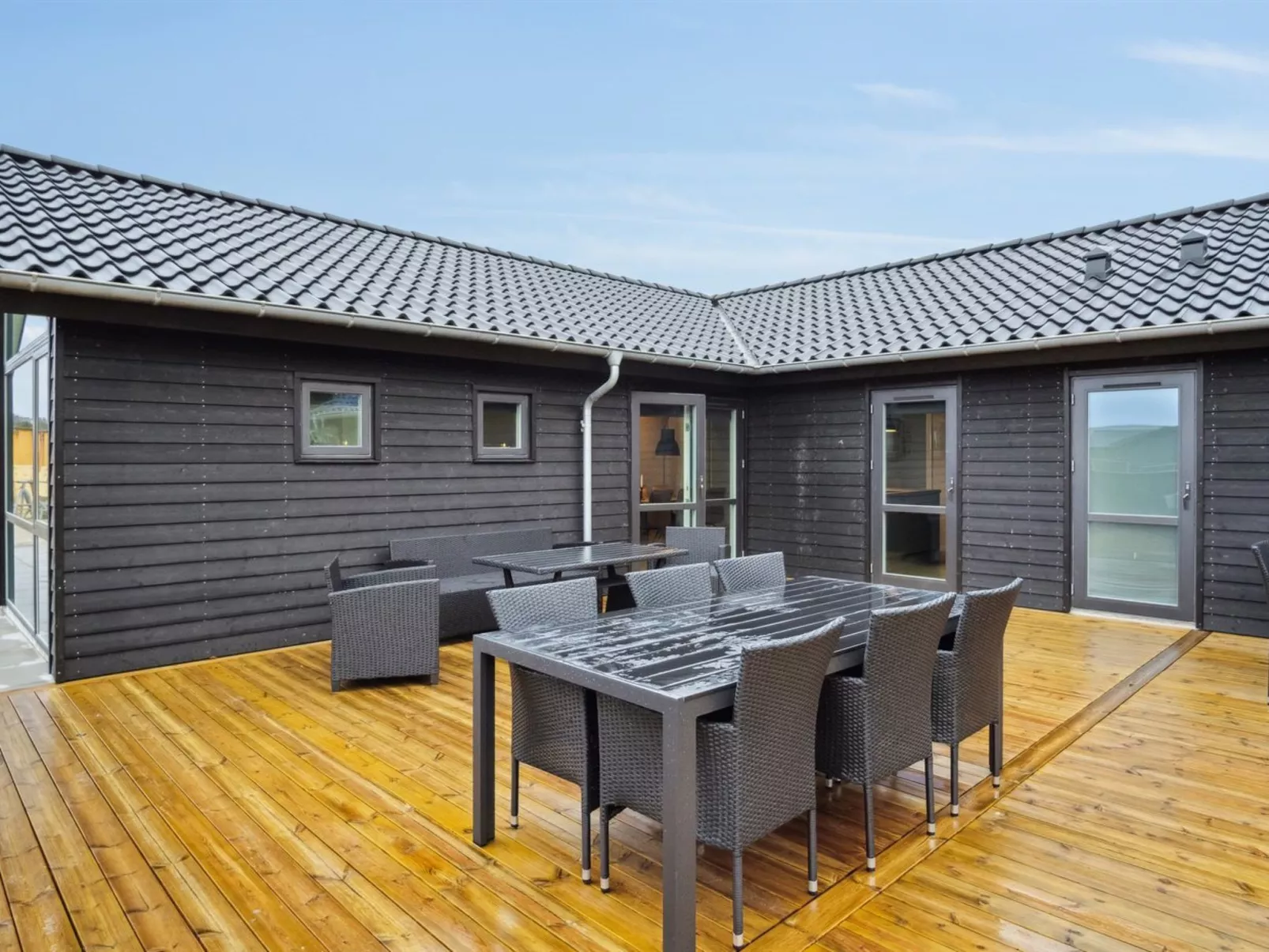 "Clare" - 100m from the sea-Binnen