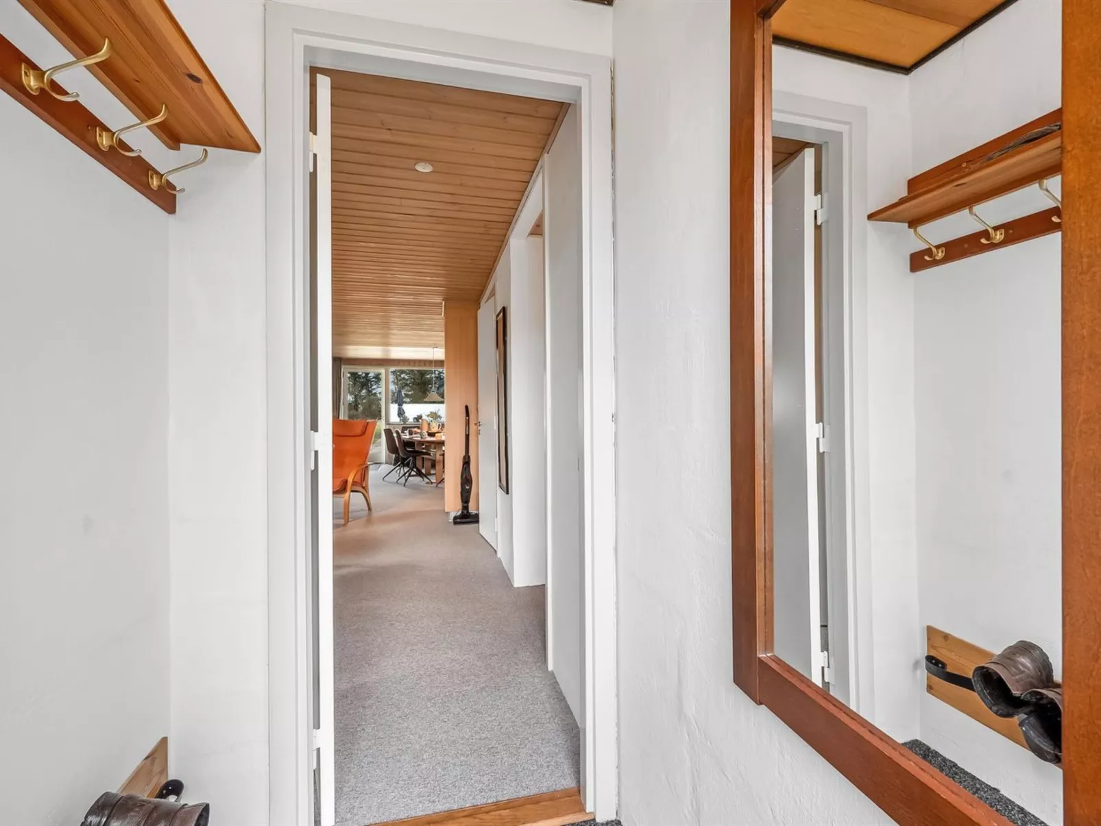 "Moreen" - 200m to the fjord-Binnen