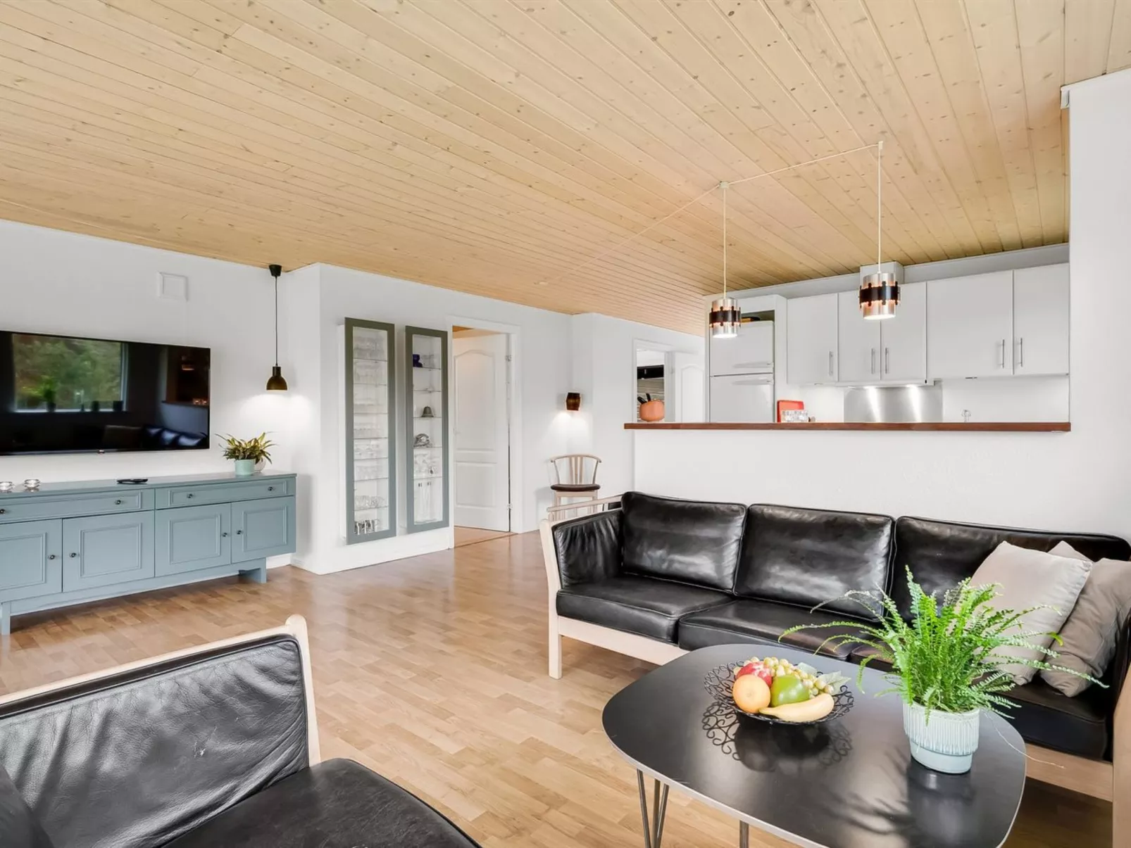 "Ensio" - 300m to the fjord-Binnen