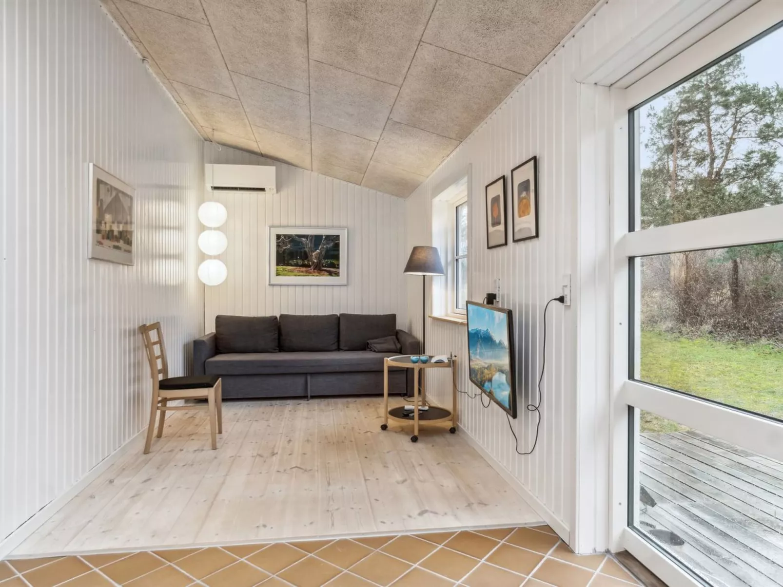 "Iliane" - 450m from the sea-Binnen