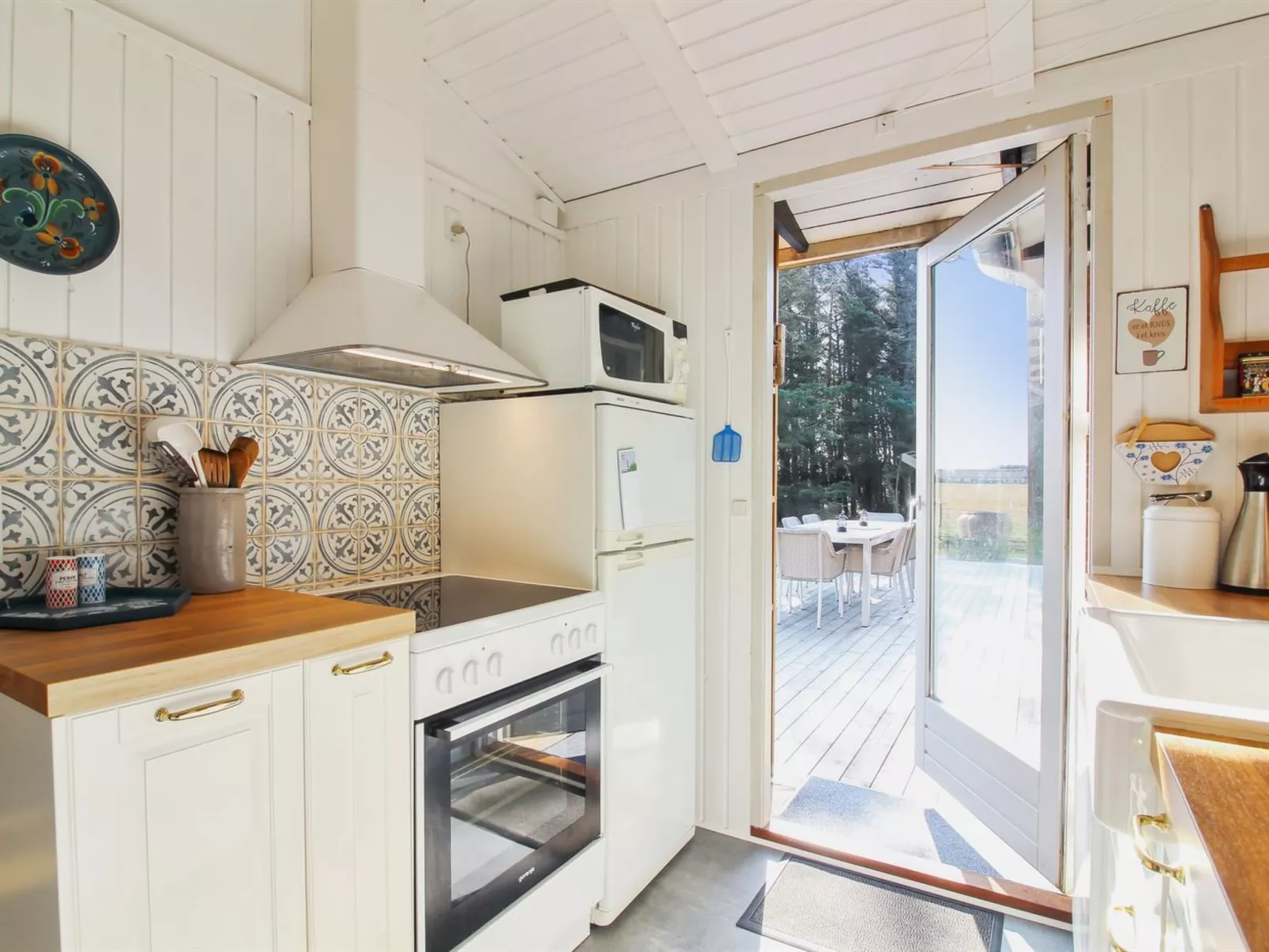 "Tuukka" - 350m from the sea-Binnen