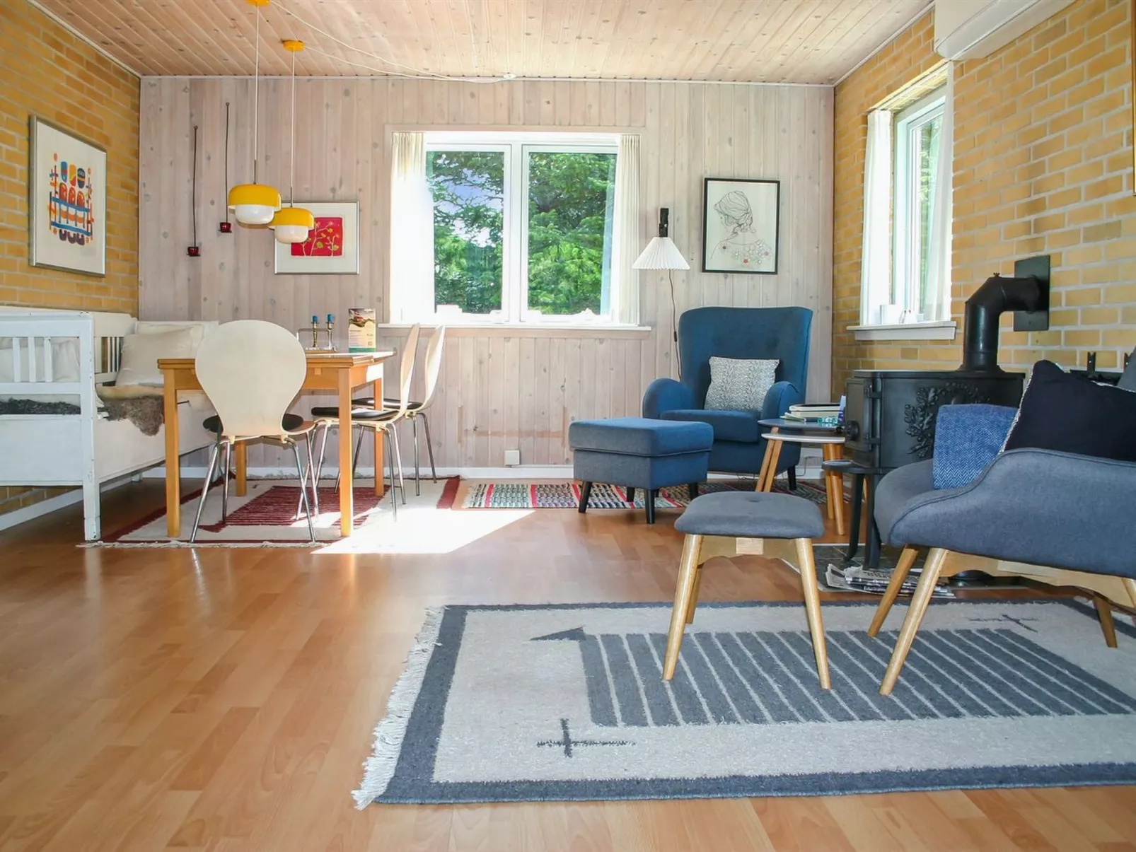 "Gisa" - 400m from the sea-Binnen