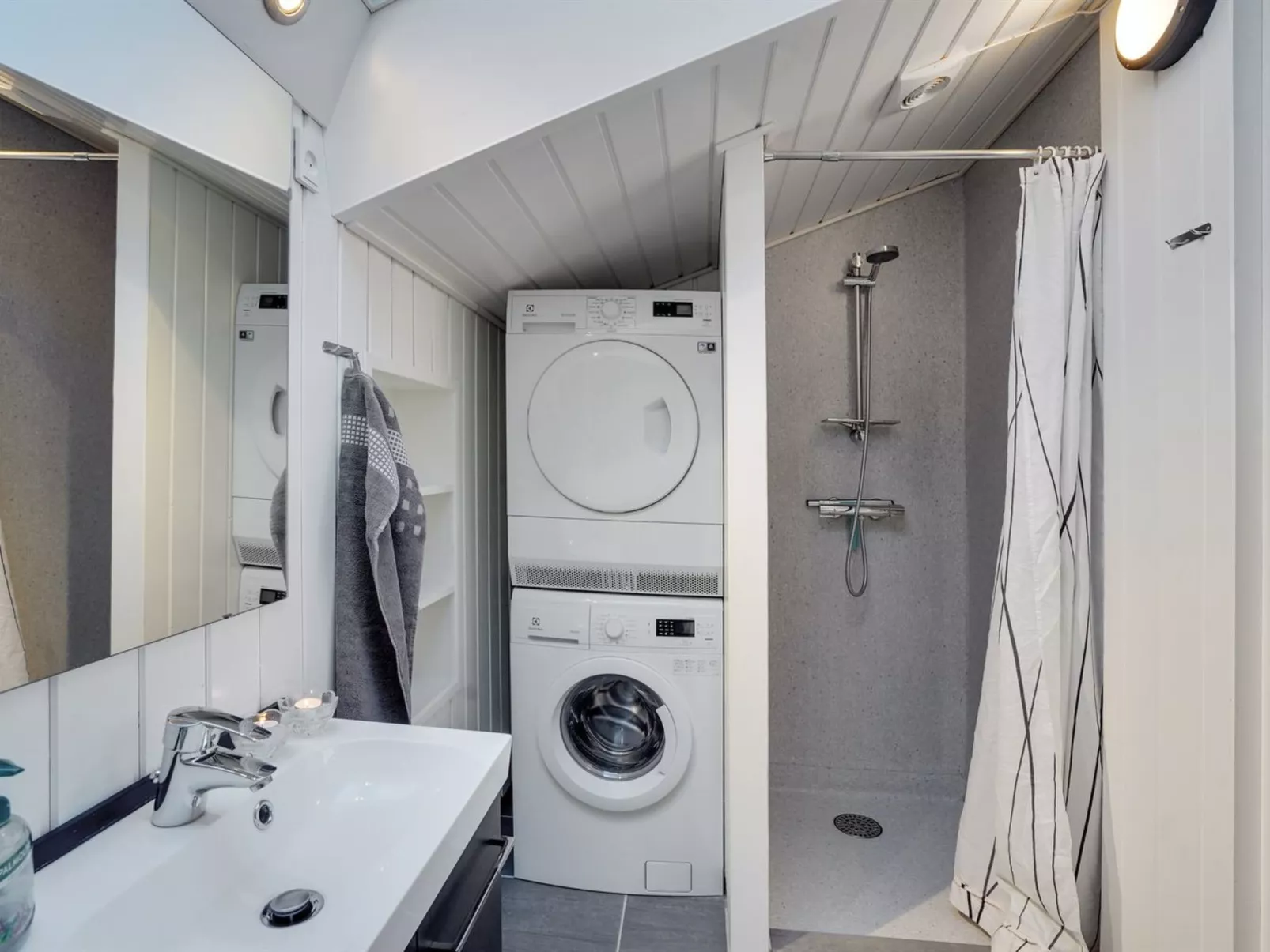 "Selima" - 300m from the sea-Binnen