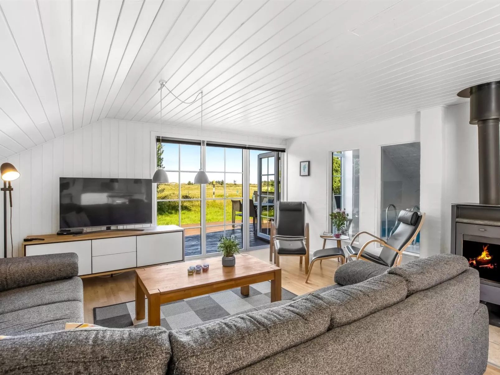 "Joseline" - 1.8km from the sea-Binnen