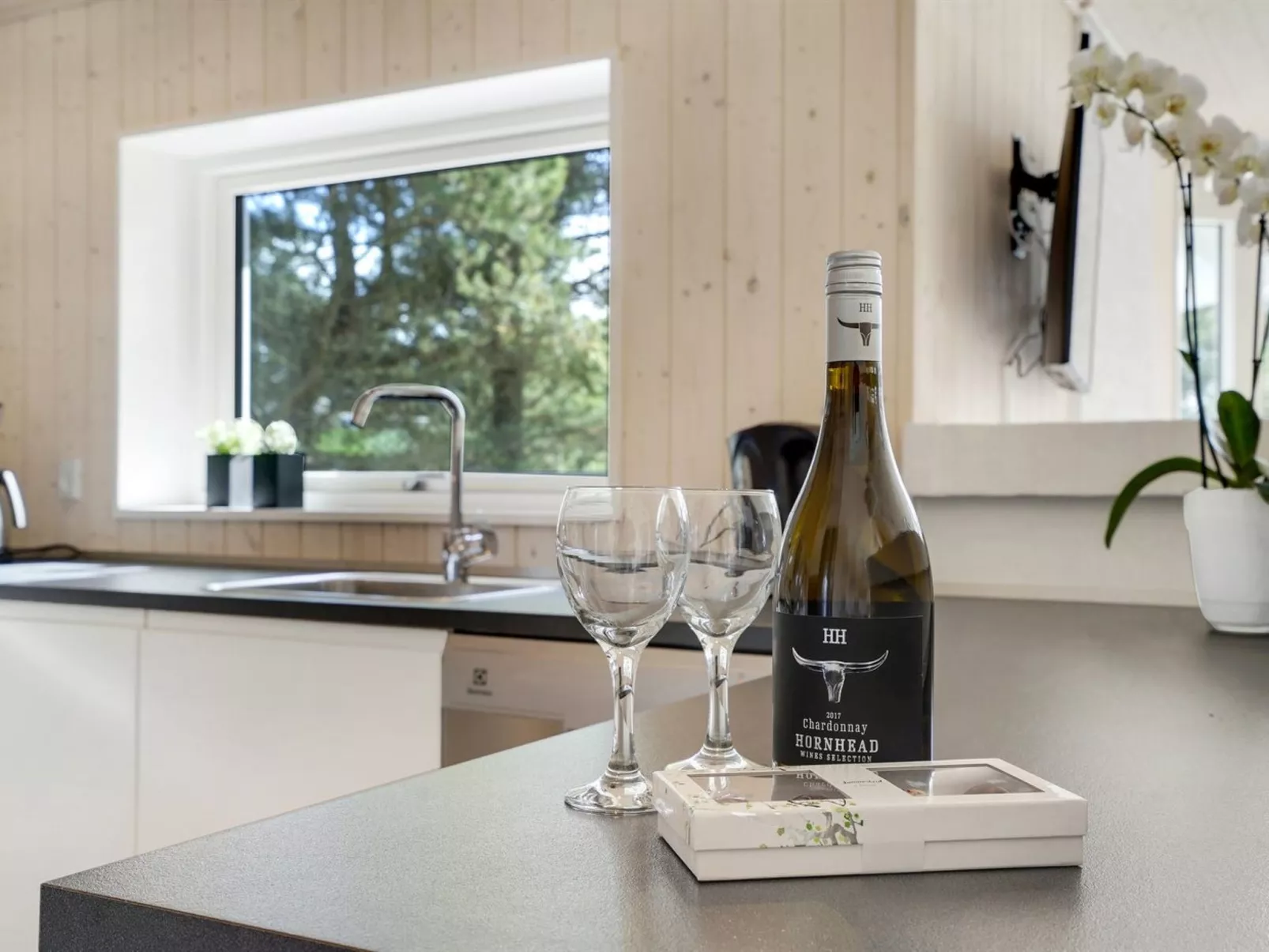 "Dior" - 1.4km from the sea-Binnen