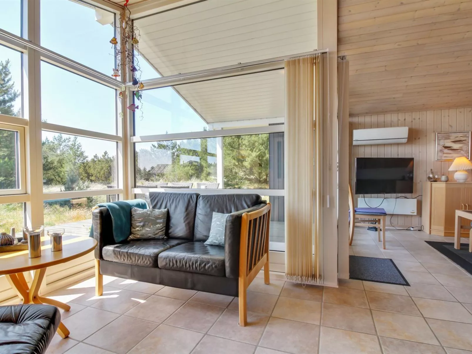 "Nadia" - 1.7km from the sea-Binnen