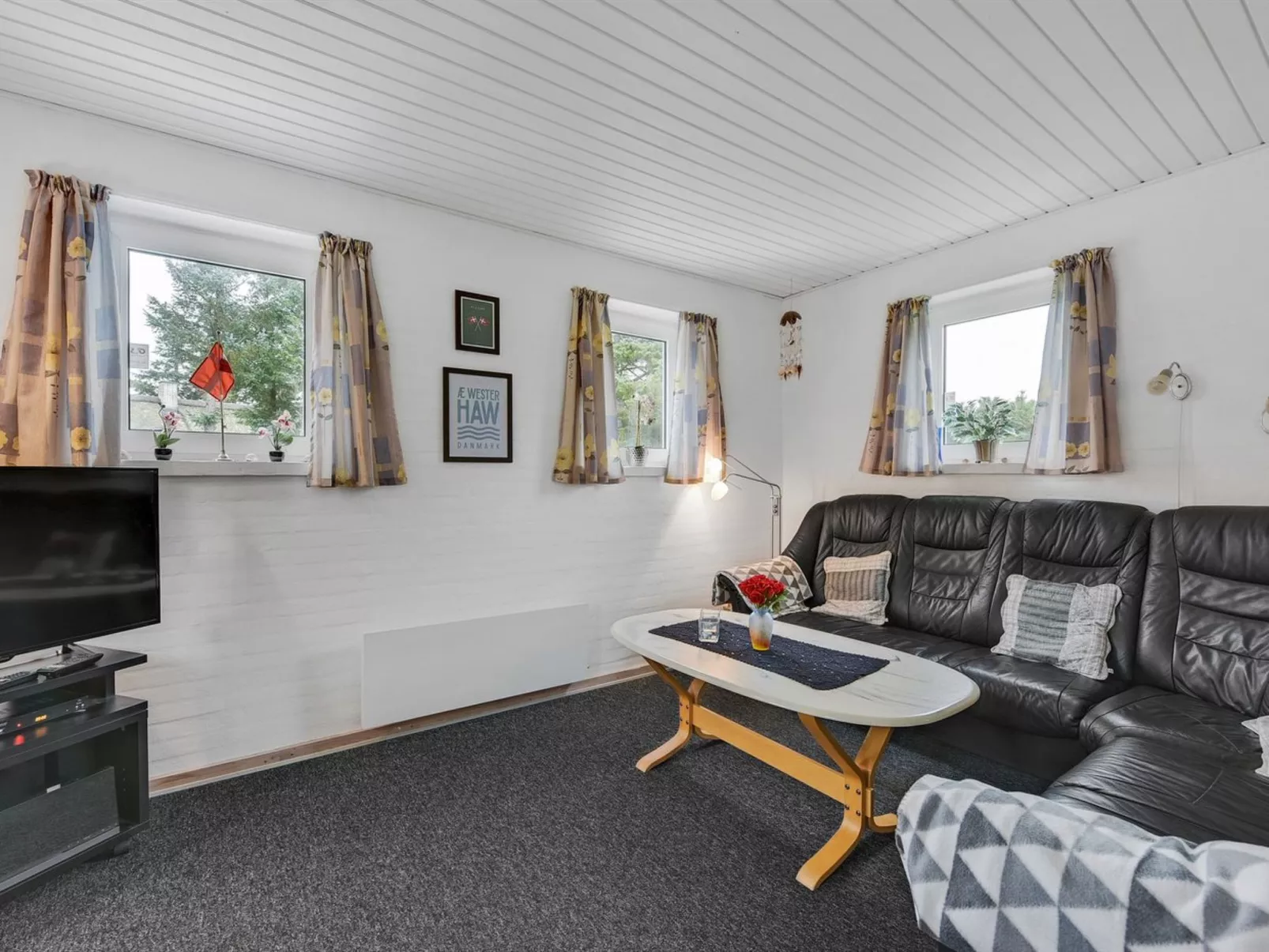 "Pernilla" - 2km from the sea-Binnen