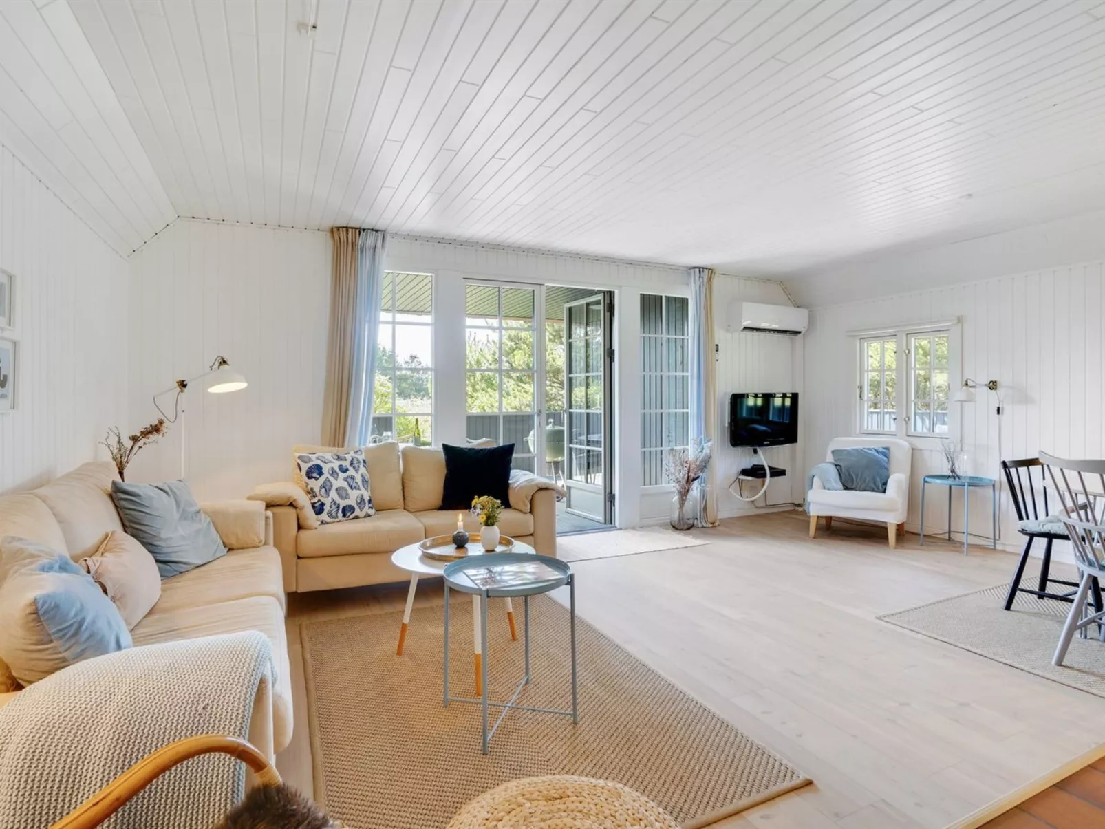 "Sine" - 500m from the sea-Binnen