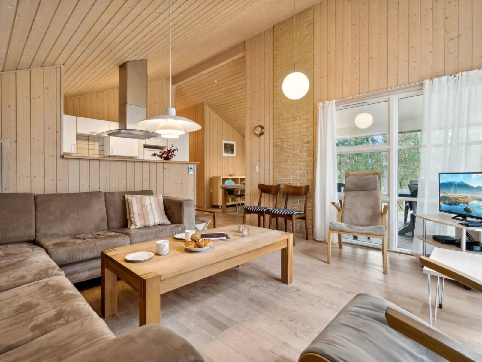 "Ava" - 850m from the sea-Binnen