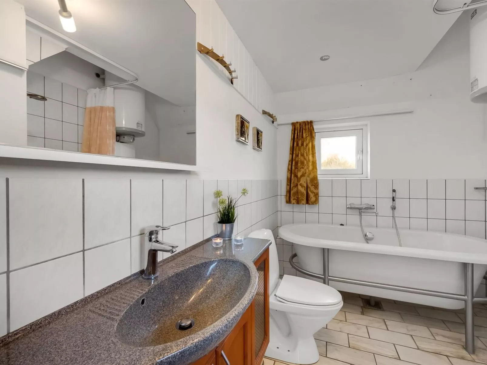 "Kurt" - 75m from the sea-Binnen