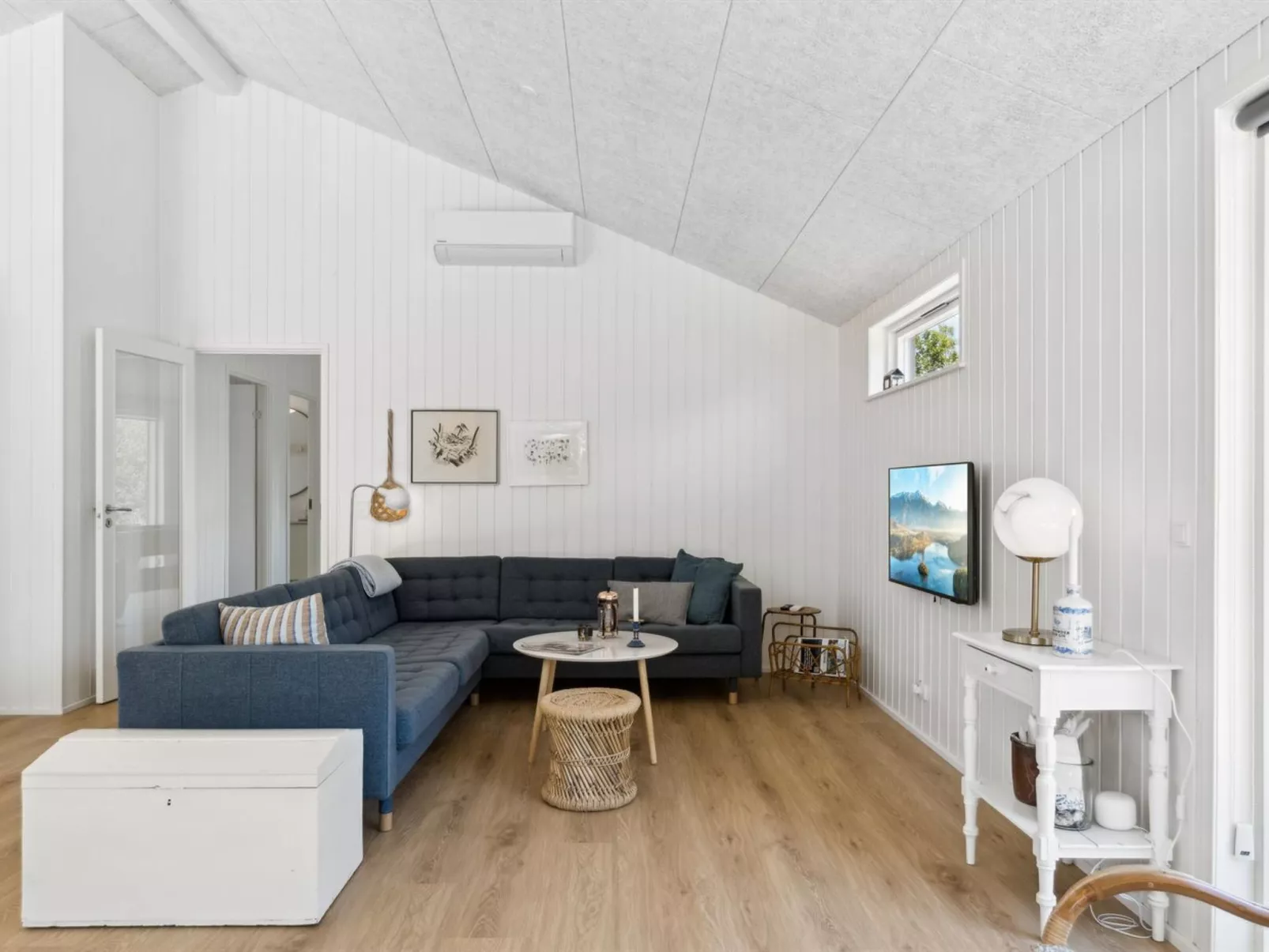 "Lonneke" - 450m from the sea-Binnen