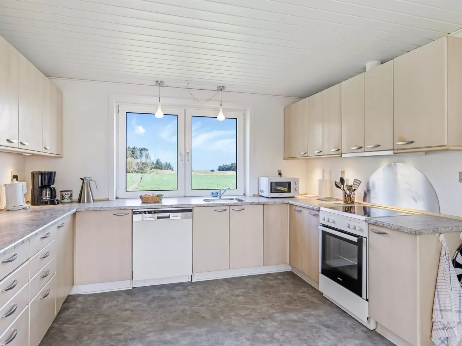 "Kerrin" - 1km from the sea-Binnen