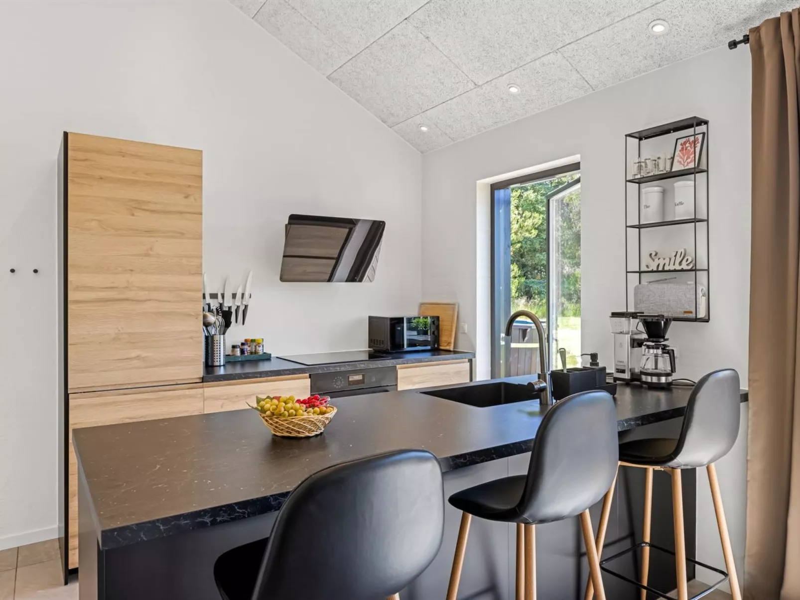 "Syni" - 450m from the sea-Binnen