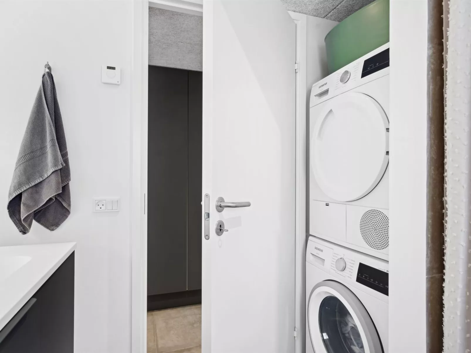 "Marinus" - 800m from the sea-Binnen