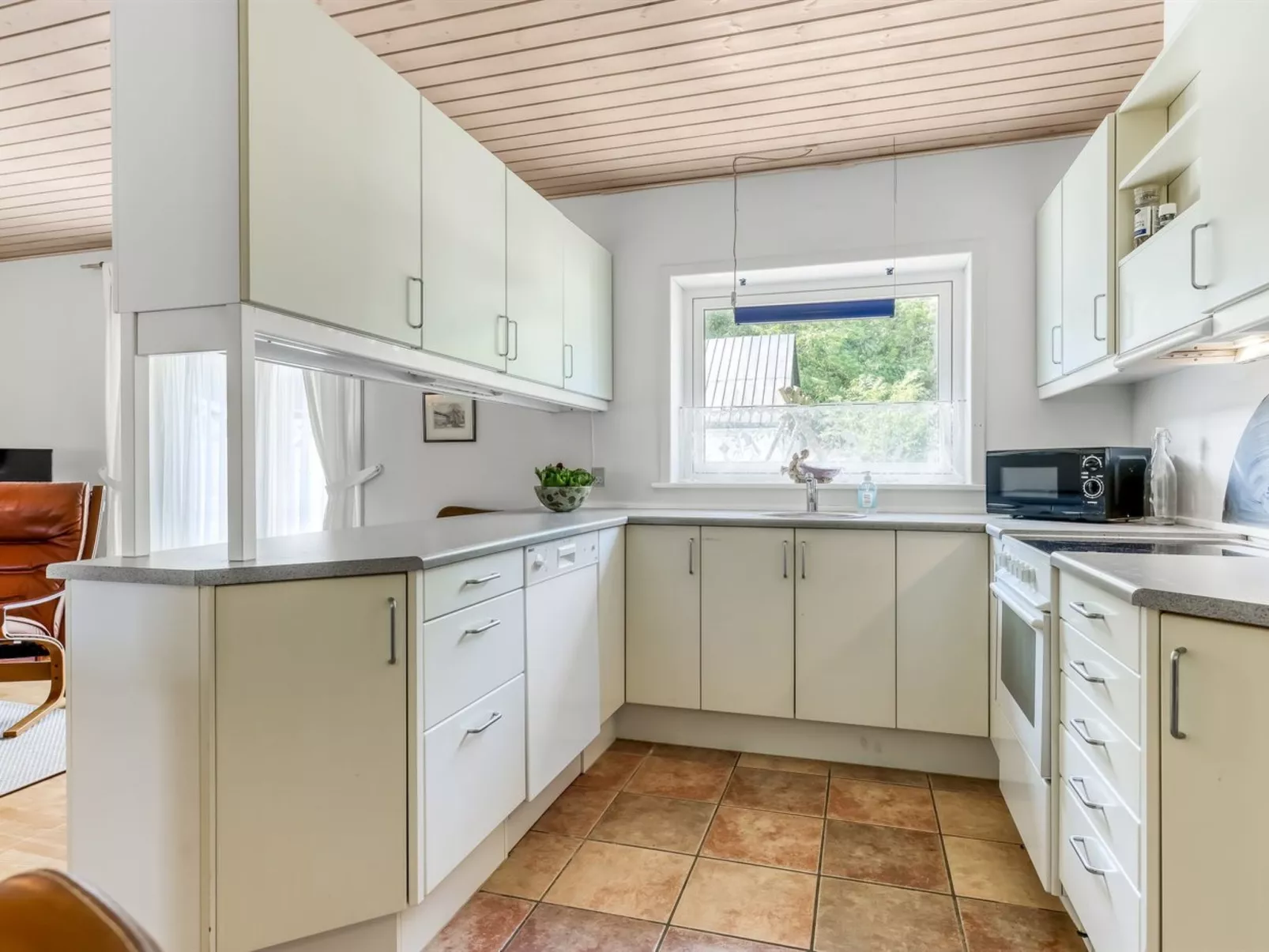 "Gilbert" - 500m from the sea-Binnen