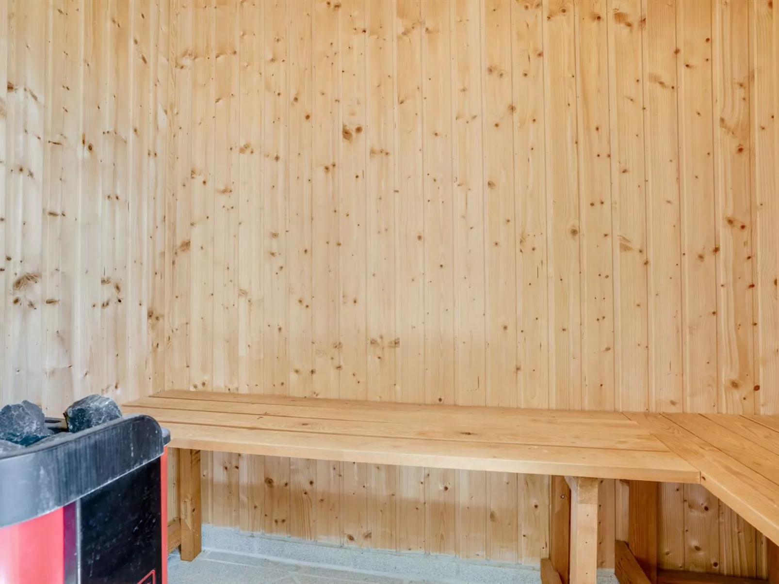 "Law" - 400m from the sea-Binnen